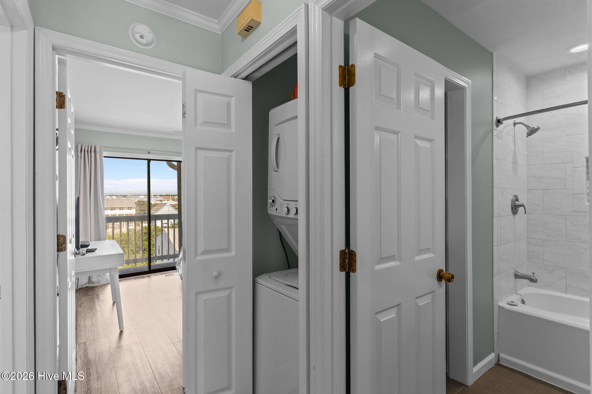 100551094 | Photo 33