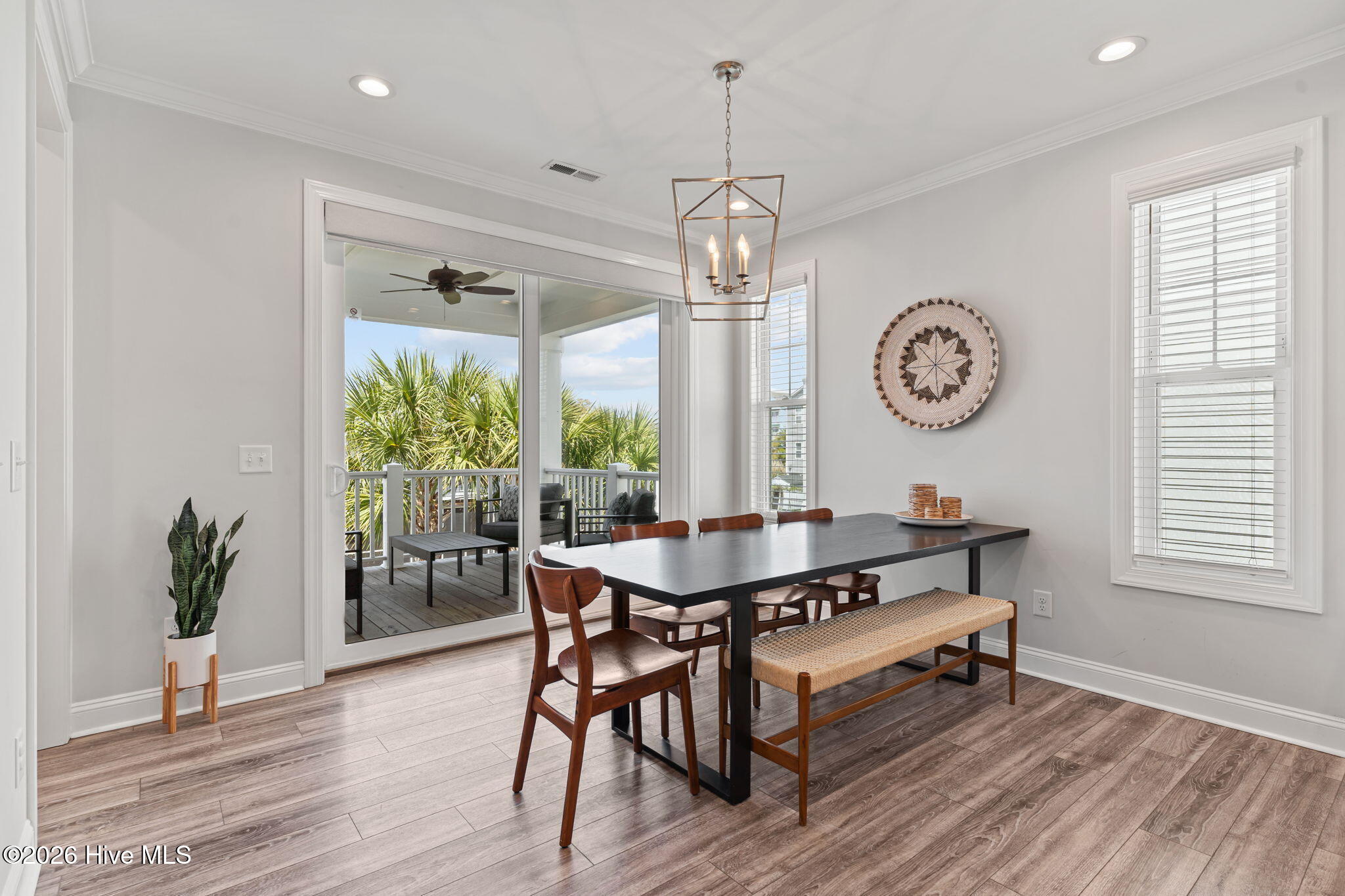 100565767 | Photo 14