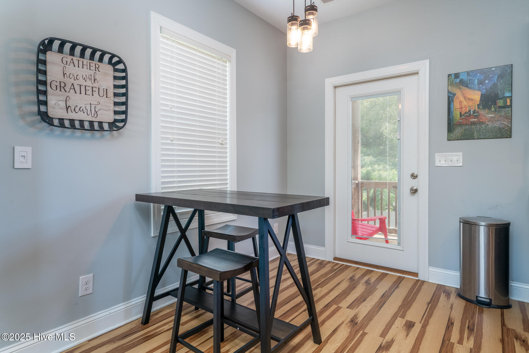 100527640 | Photo 10