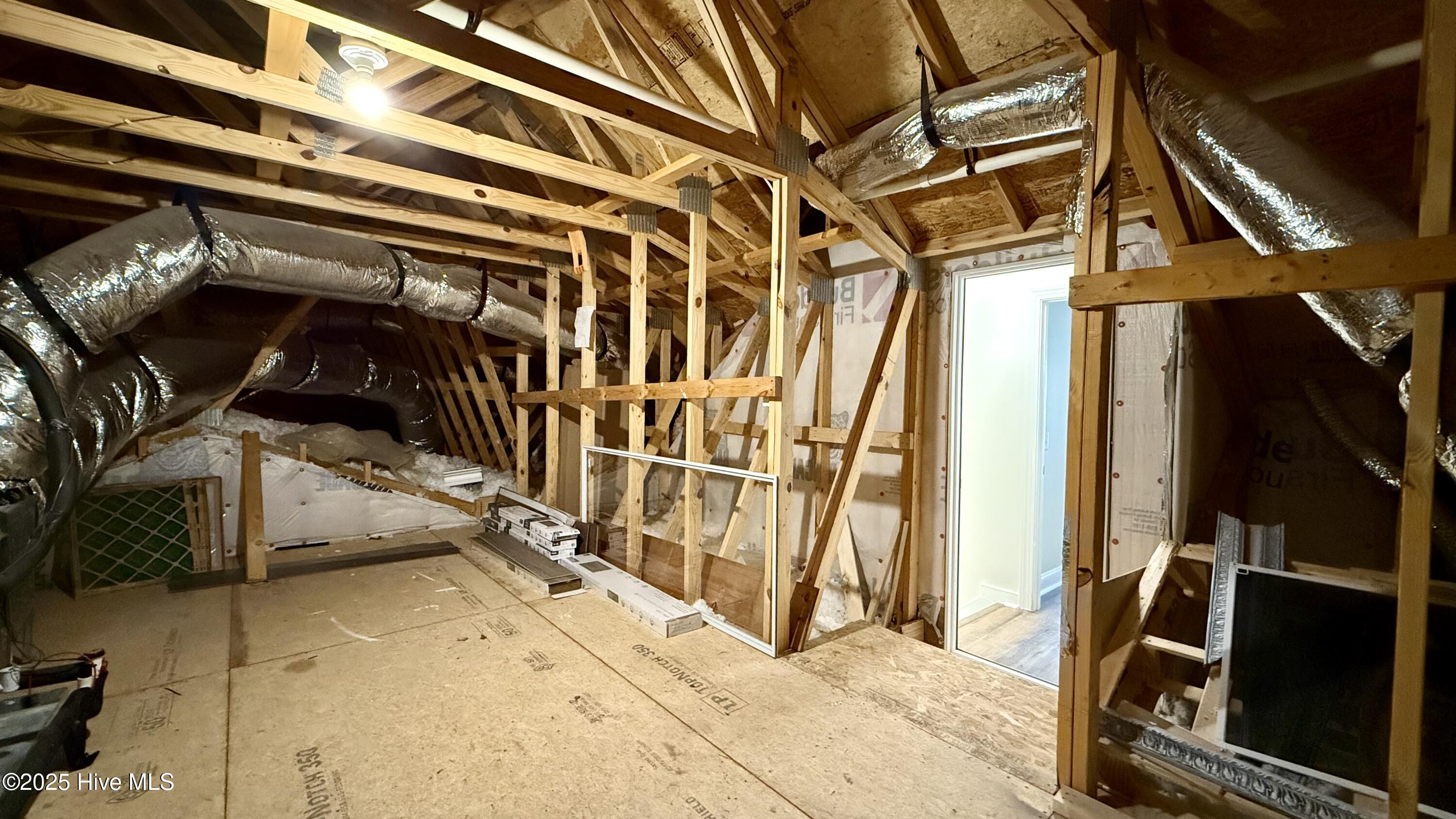 100559412 | Photo 32