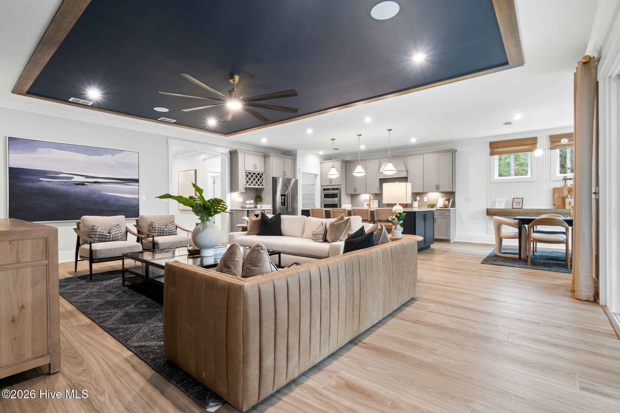 100552049 | Photo 16