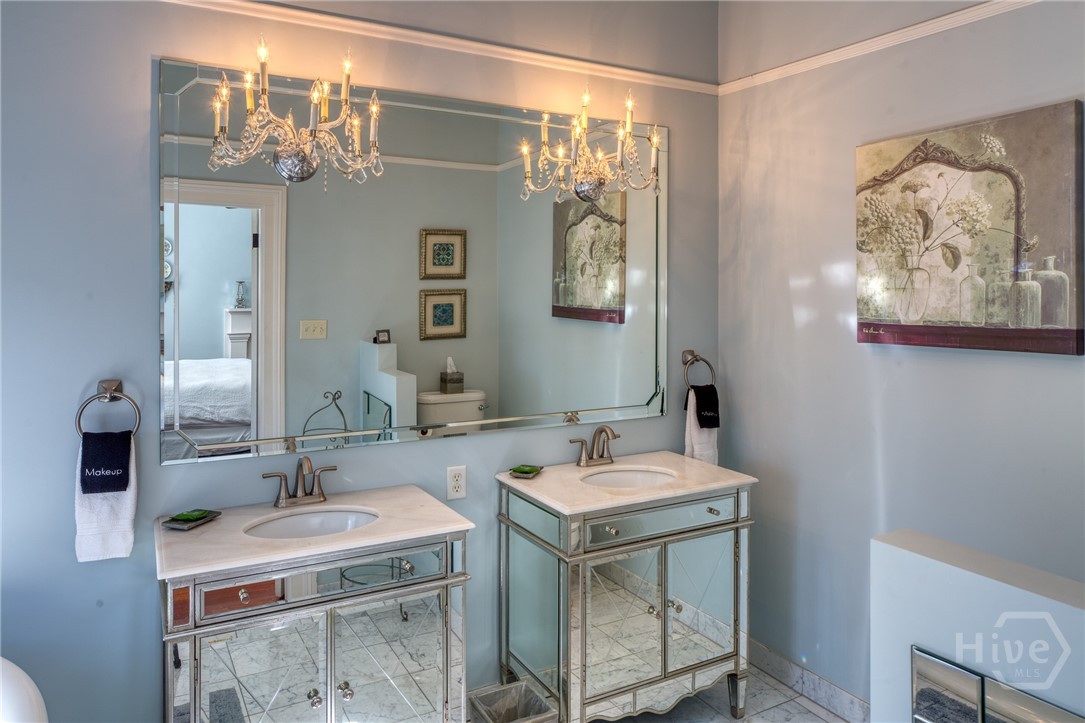 14 E Taylor Street, Savannah, GA, 31401