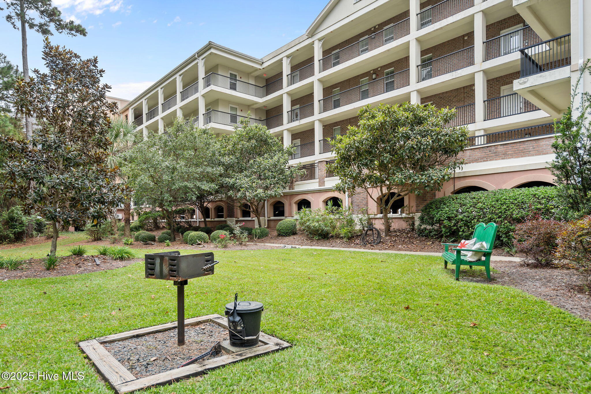 100535787 | Photo 56