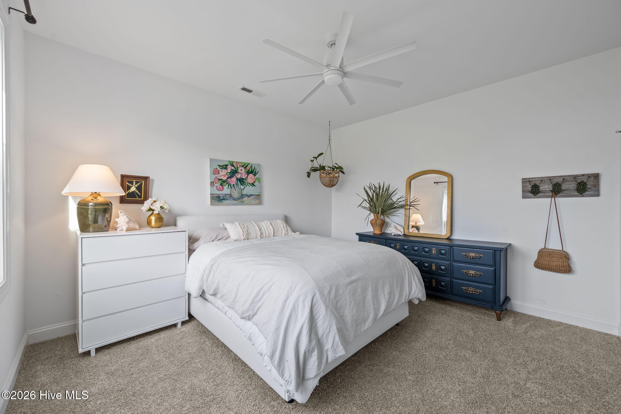 100566111 | Photo 30