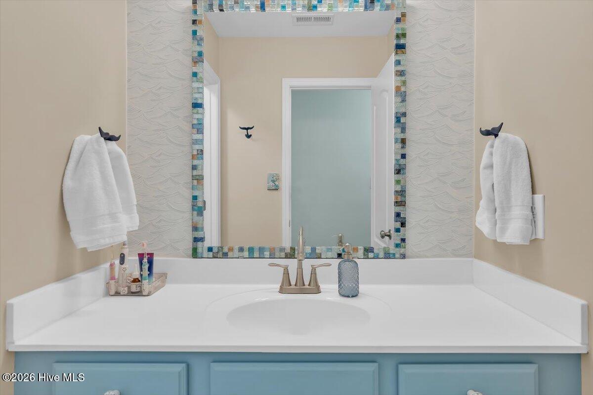 100558956 | Photo 41