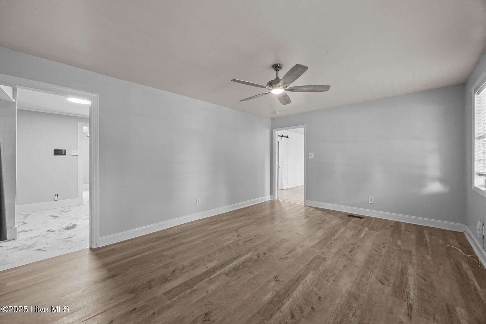 100524526 | Photo 11