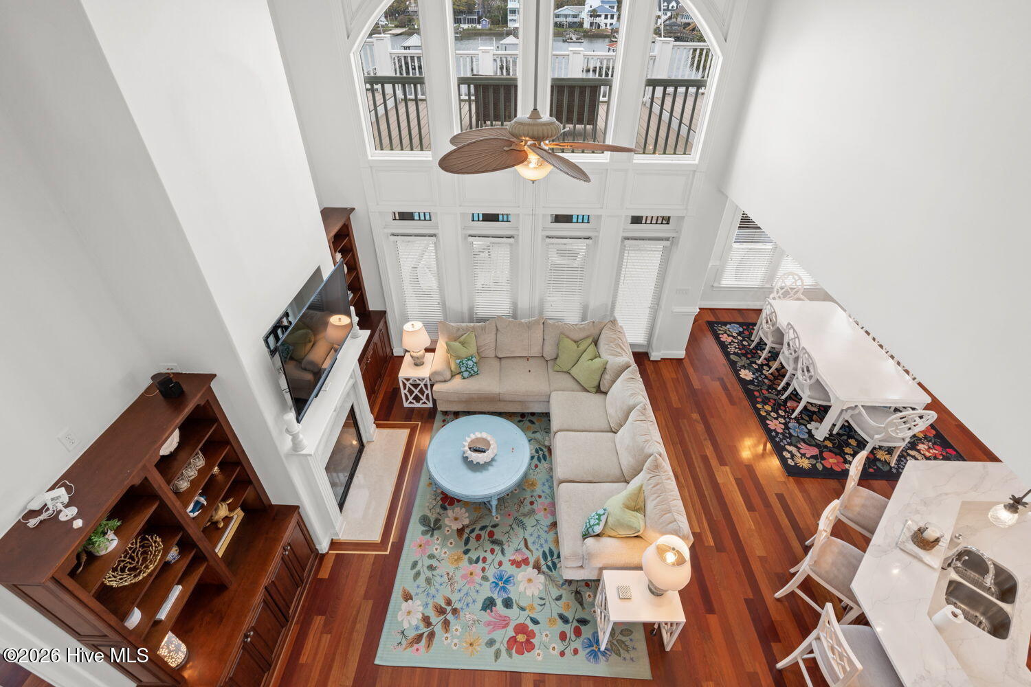 100566570 | Photo 38