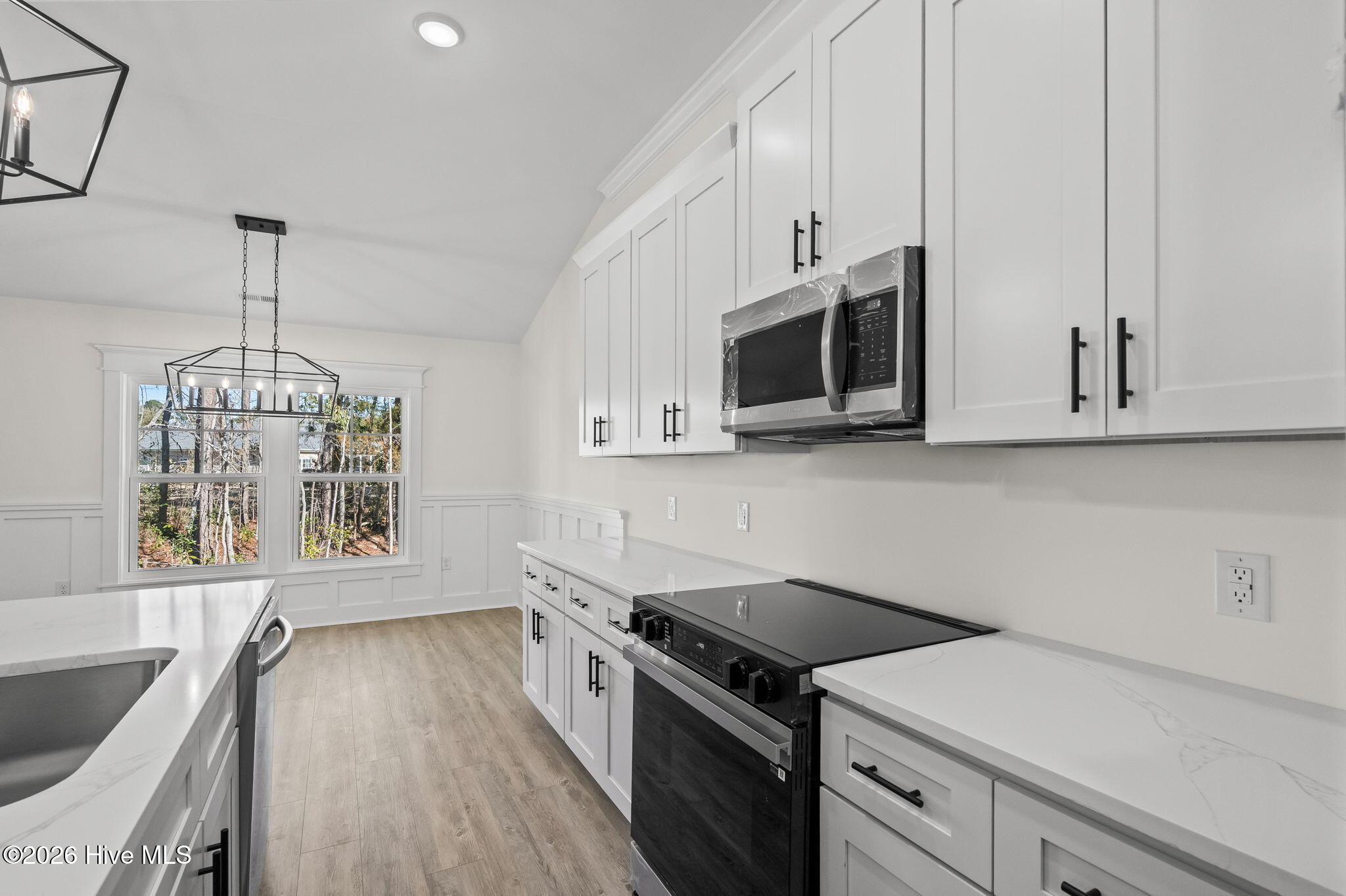 100552175 | Photo 17