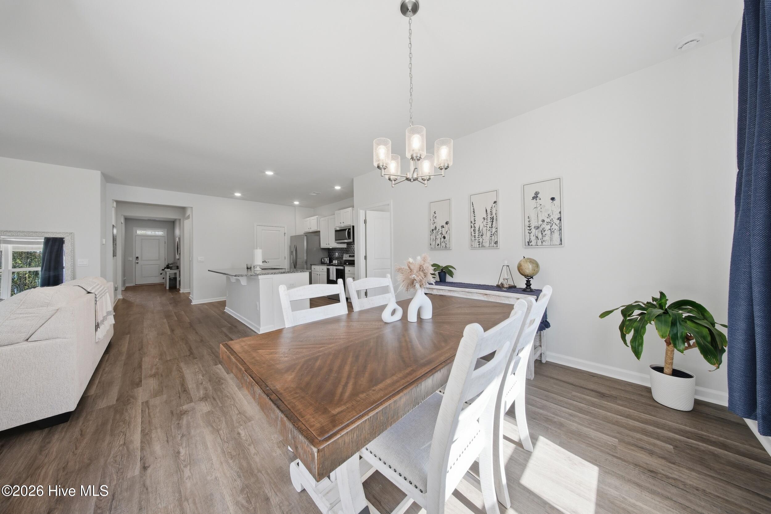 100565594 | Photo 29