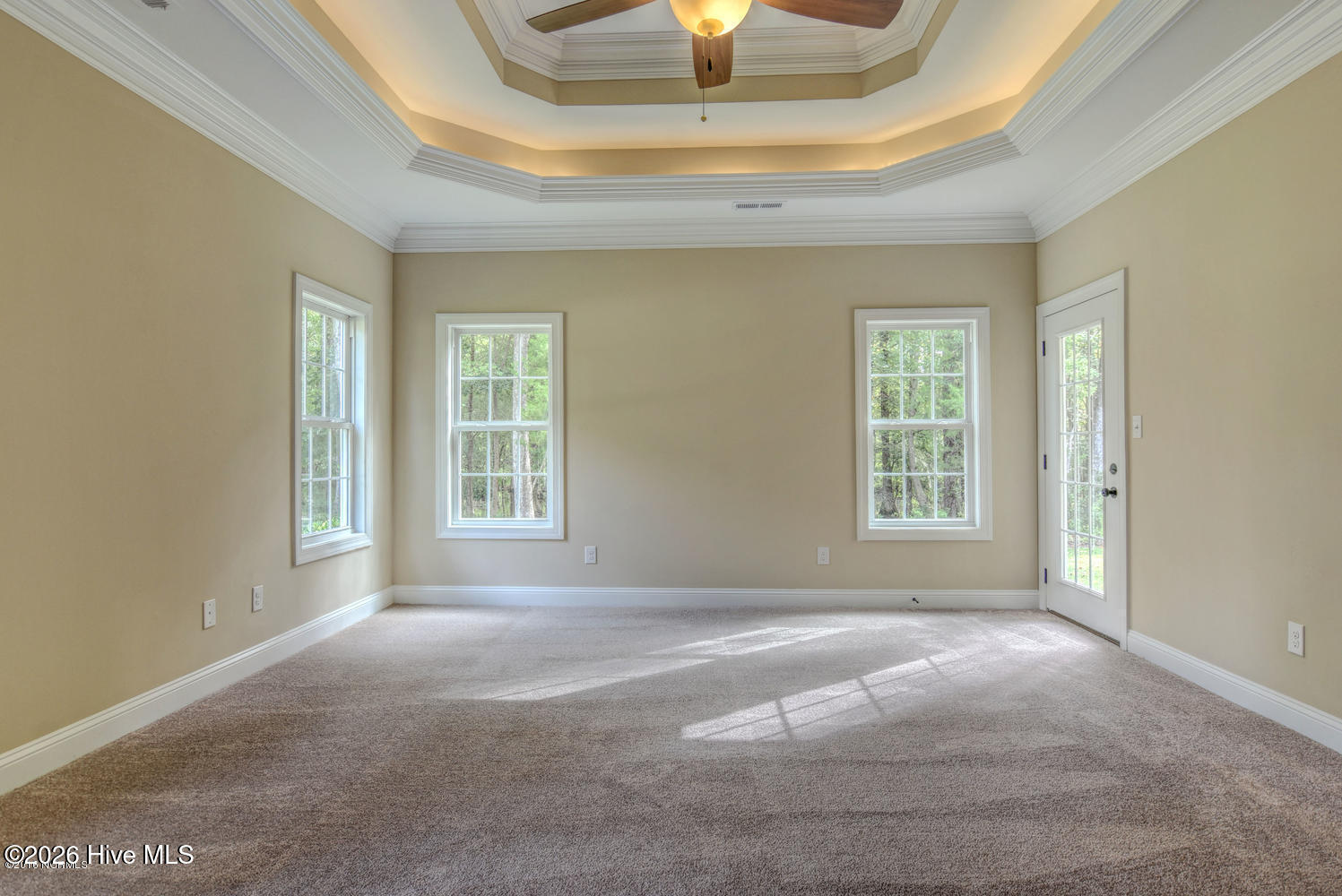 100564868 | Photo 75