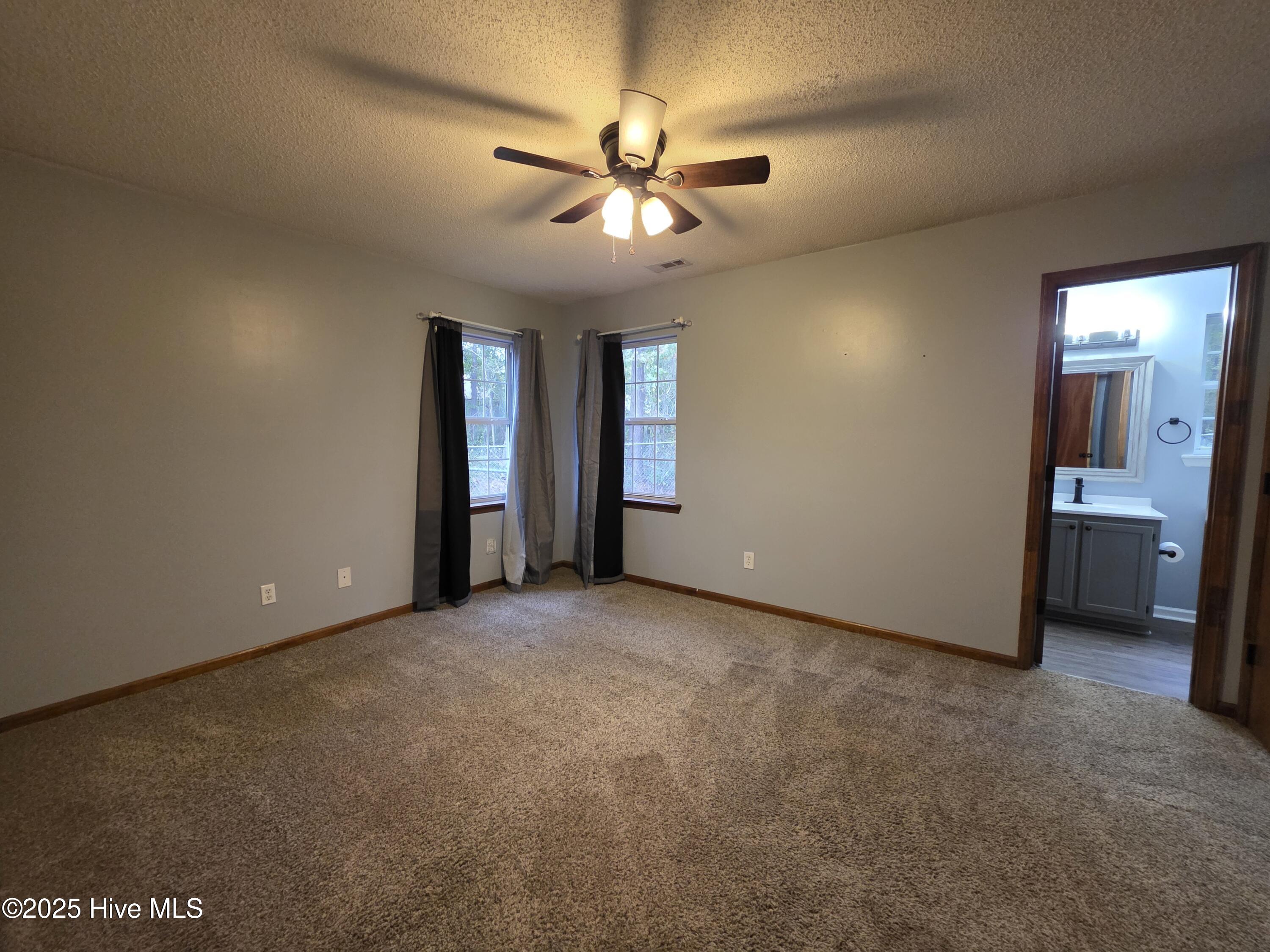 100538348 | Photo 21