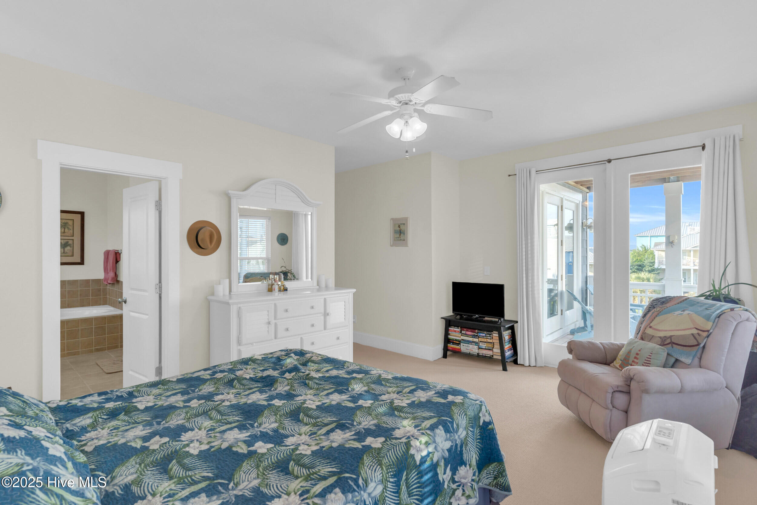 100530363 | Photo 27