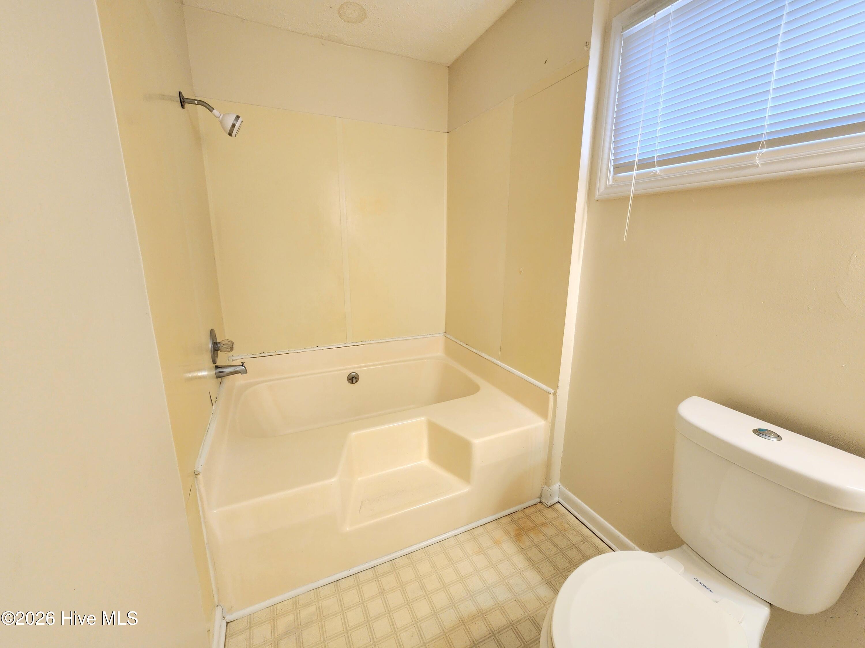 100559760 | Photo 11