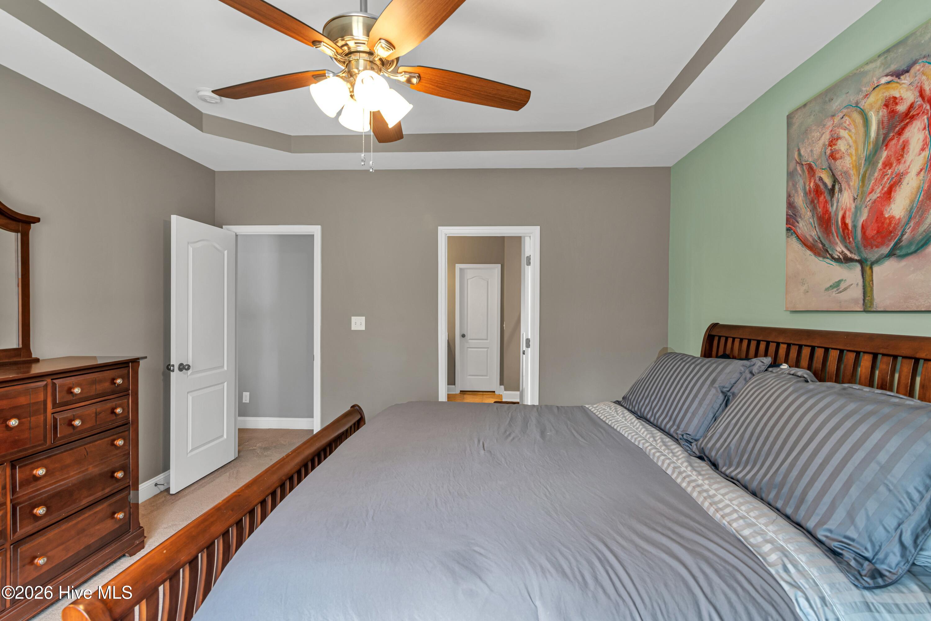 100564004 | Photo 23