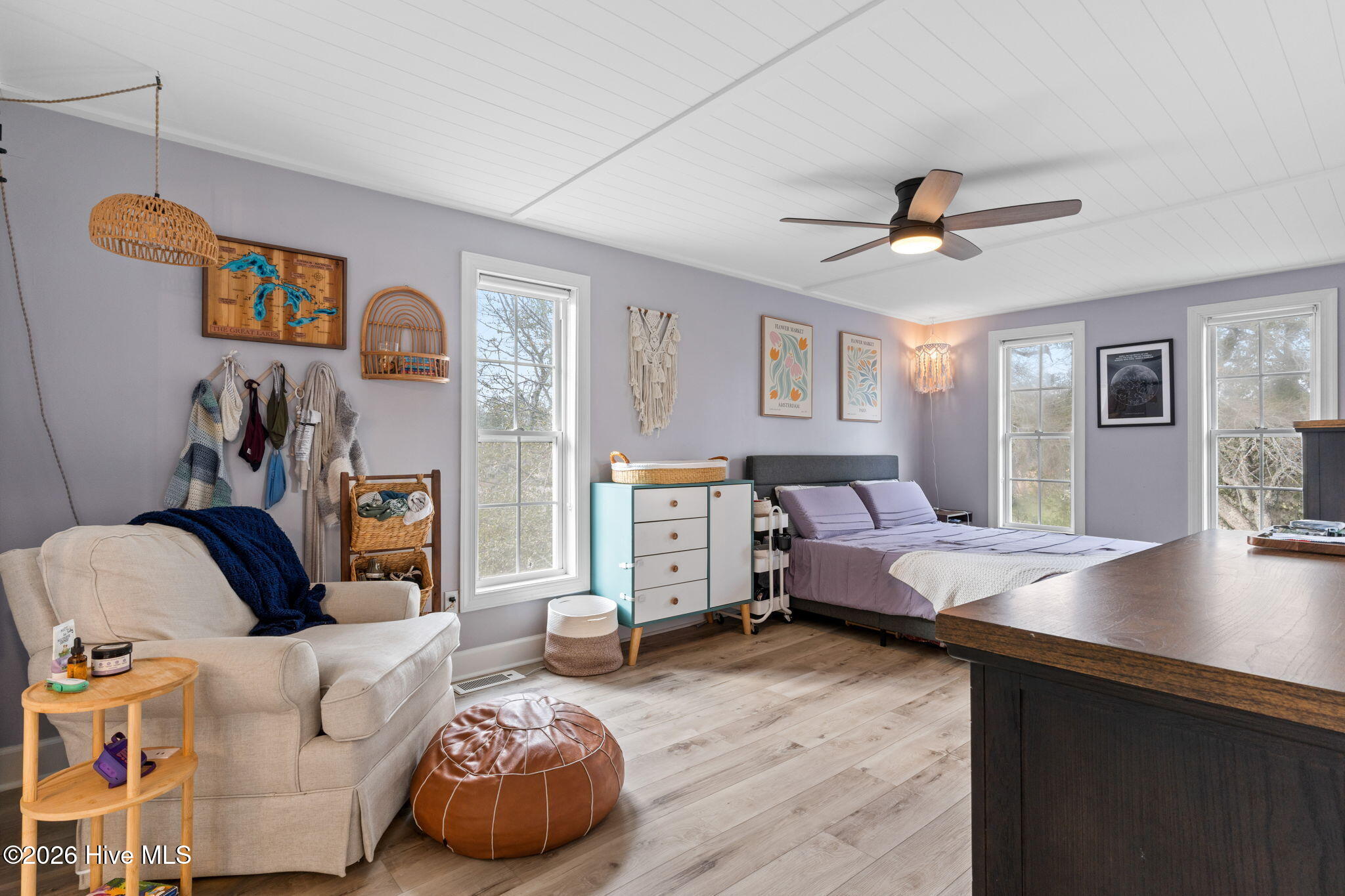 100560277 | Photo 15