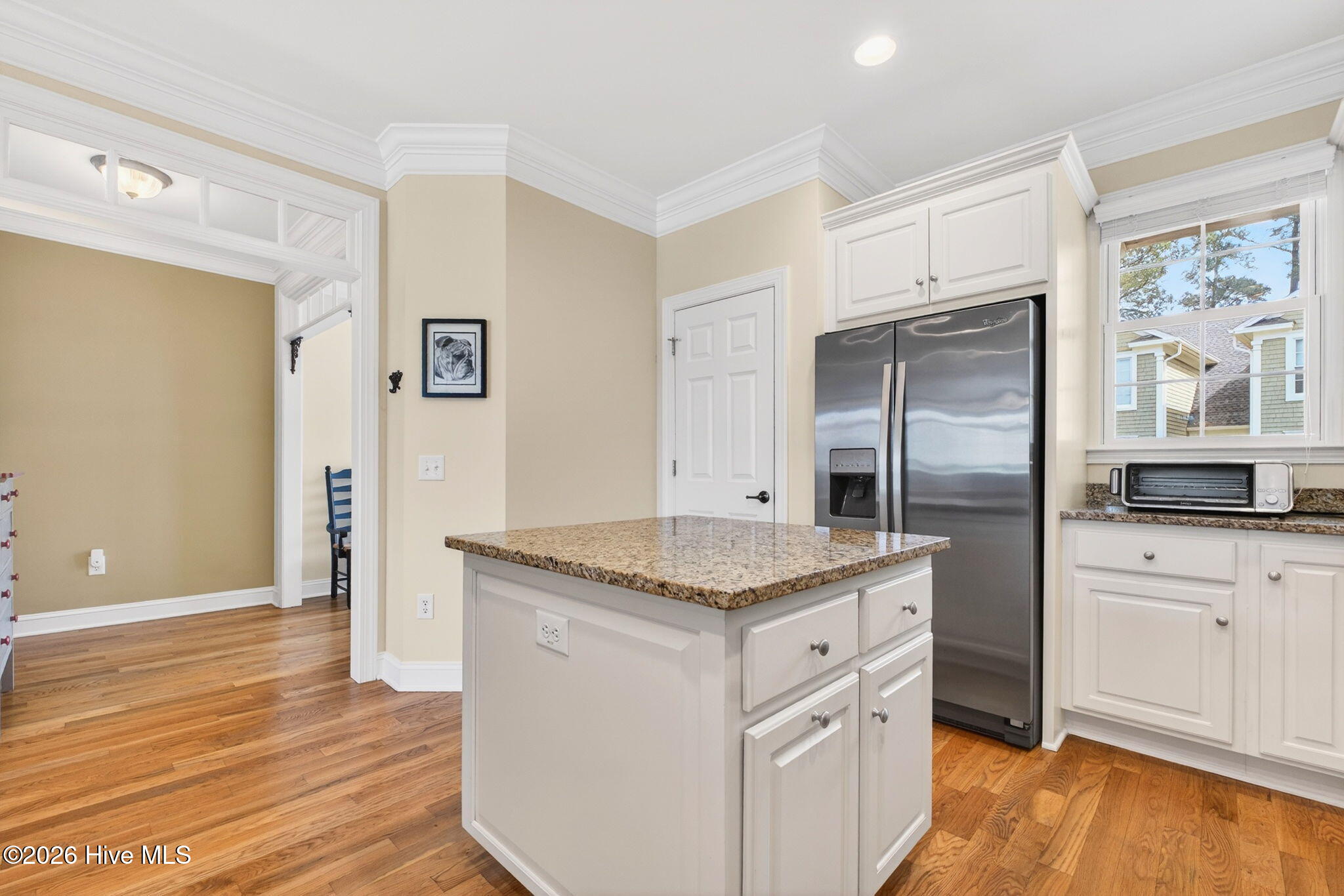 100561397 | Photo 14