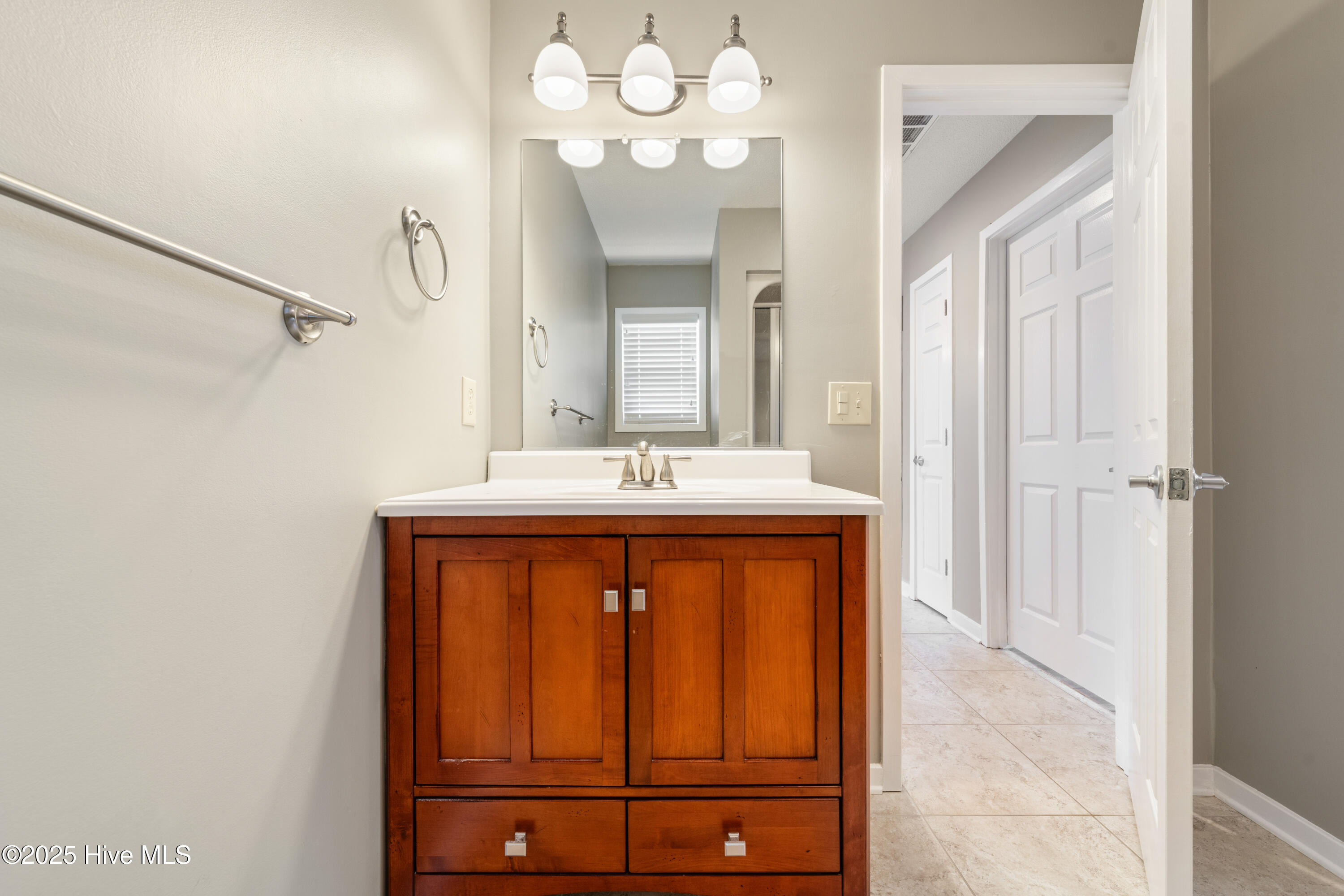 100543357 | Photo 30