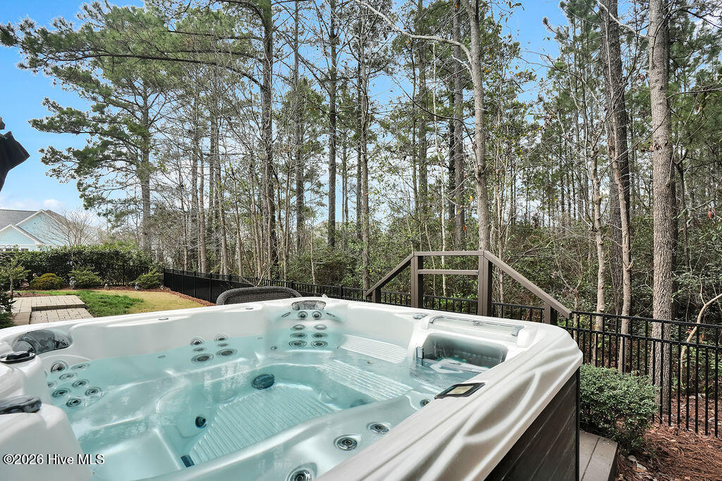 100558755 | Photo 41