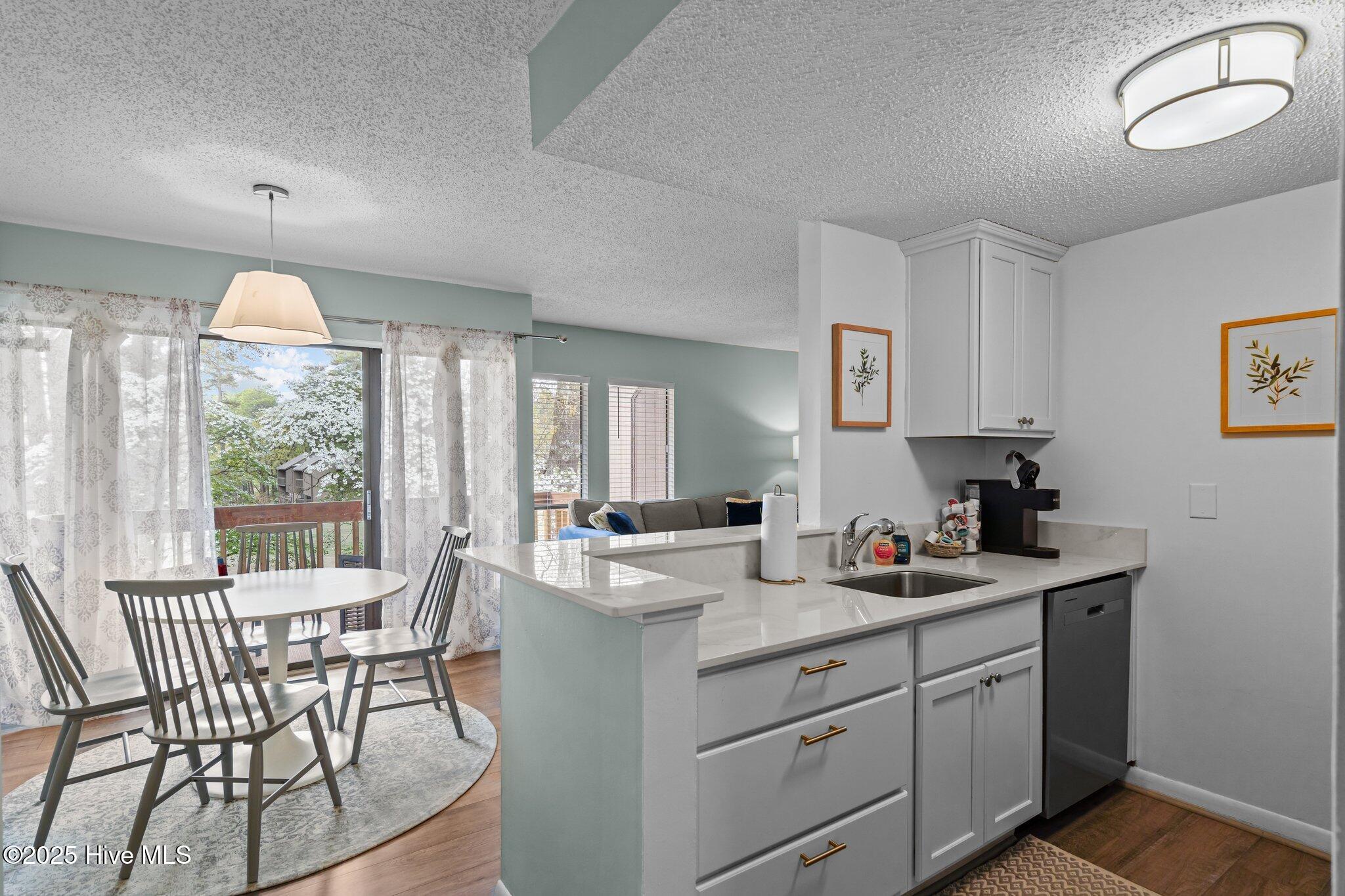 5 Pine Tree Road 211