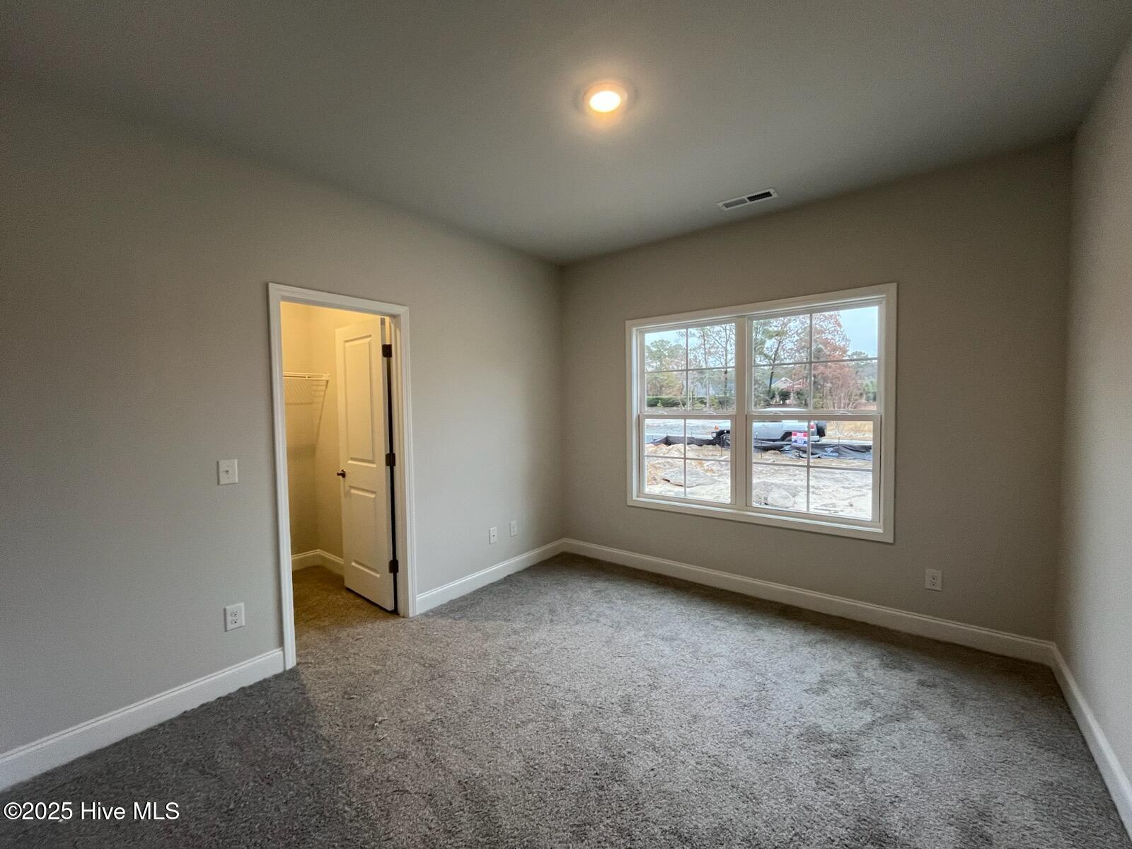 100531849 | Photo 23