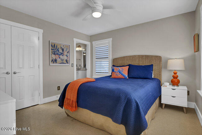 100552893 | Photo 51