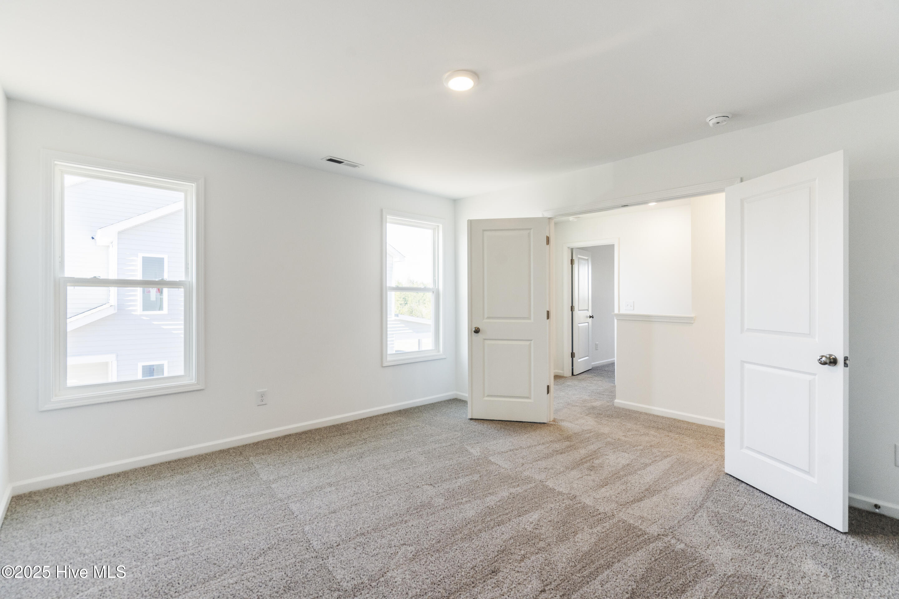 100550382 | Photo 31