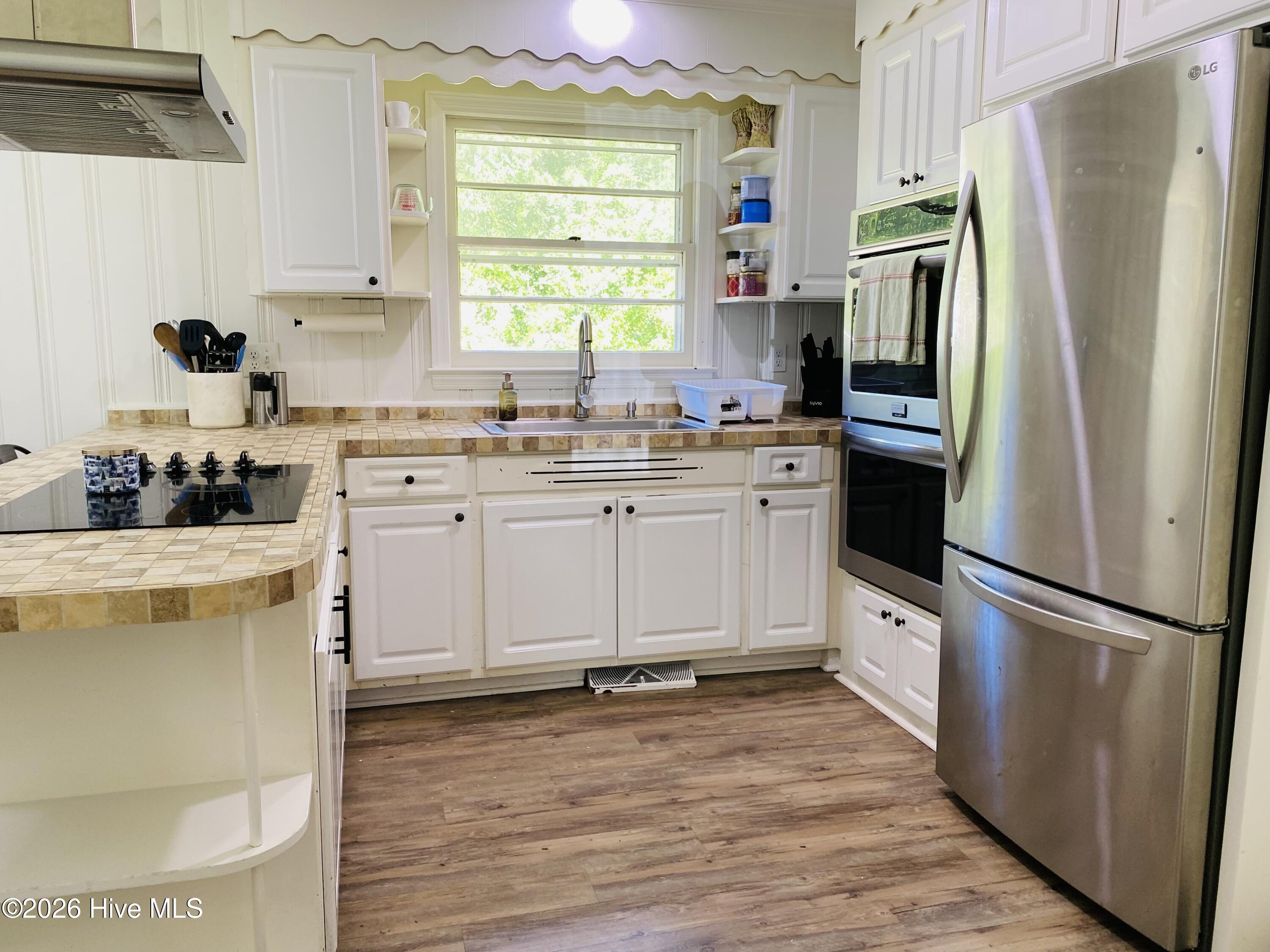 100569666 | Photo 30