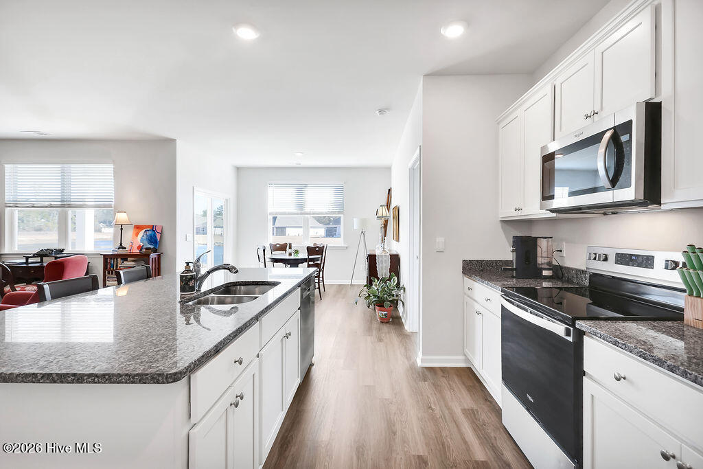 100556486 | Photo 13