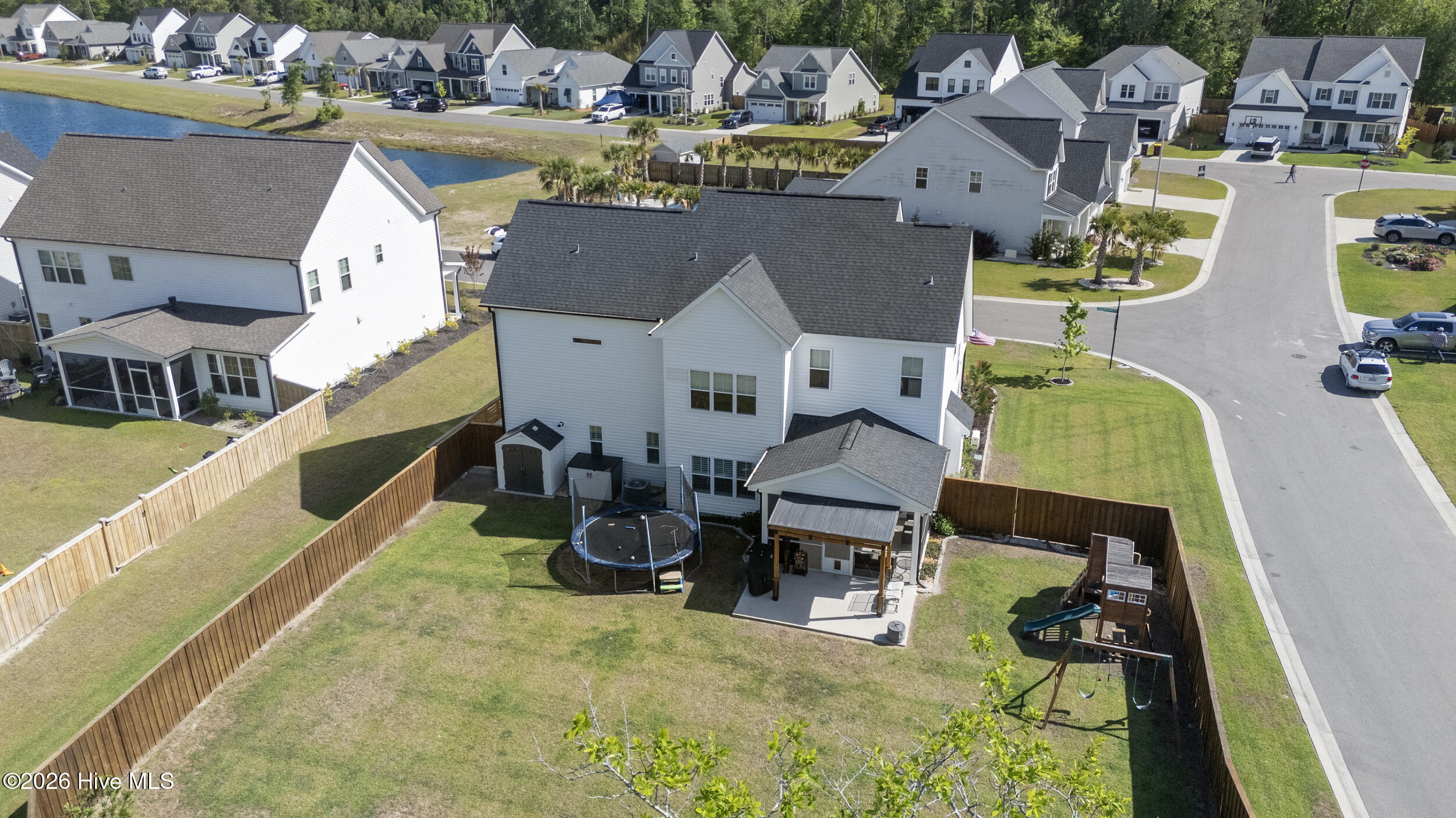 100570298 | Photo 55