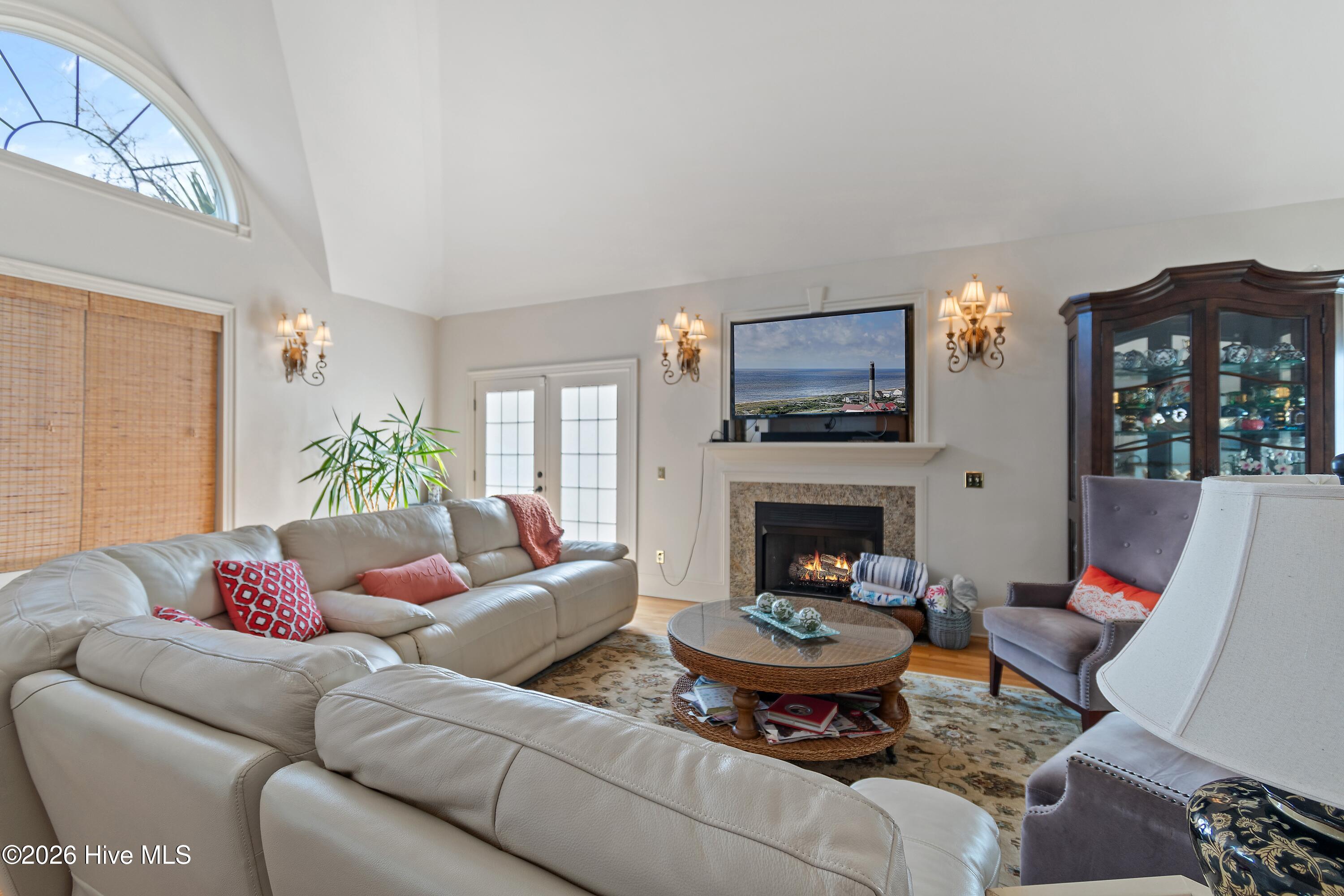 100559303 | Photo 27