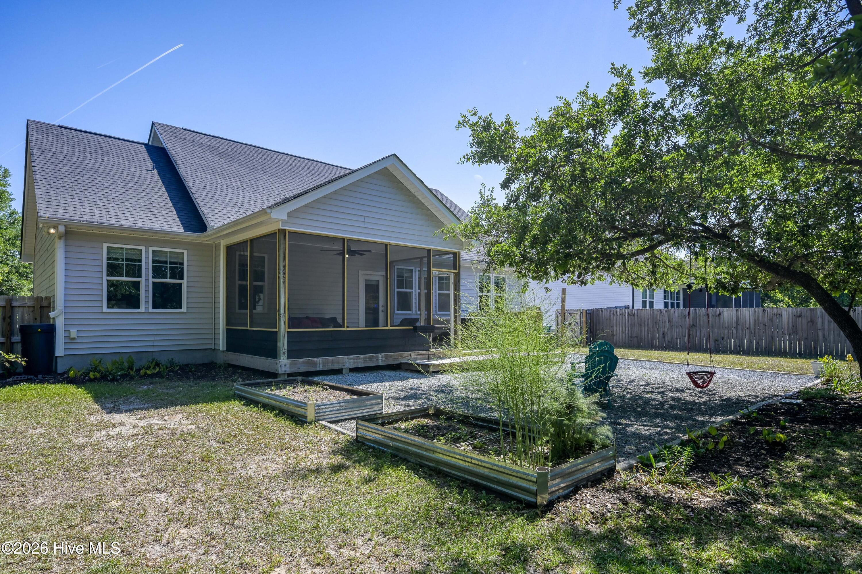 100569284 | Photo 39