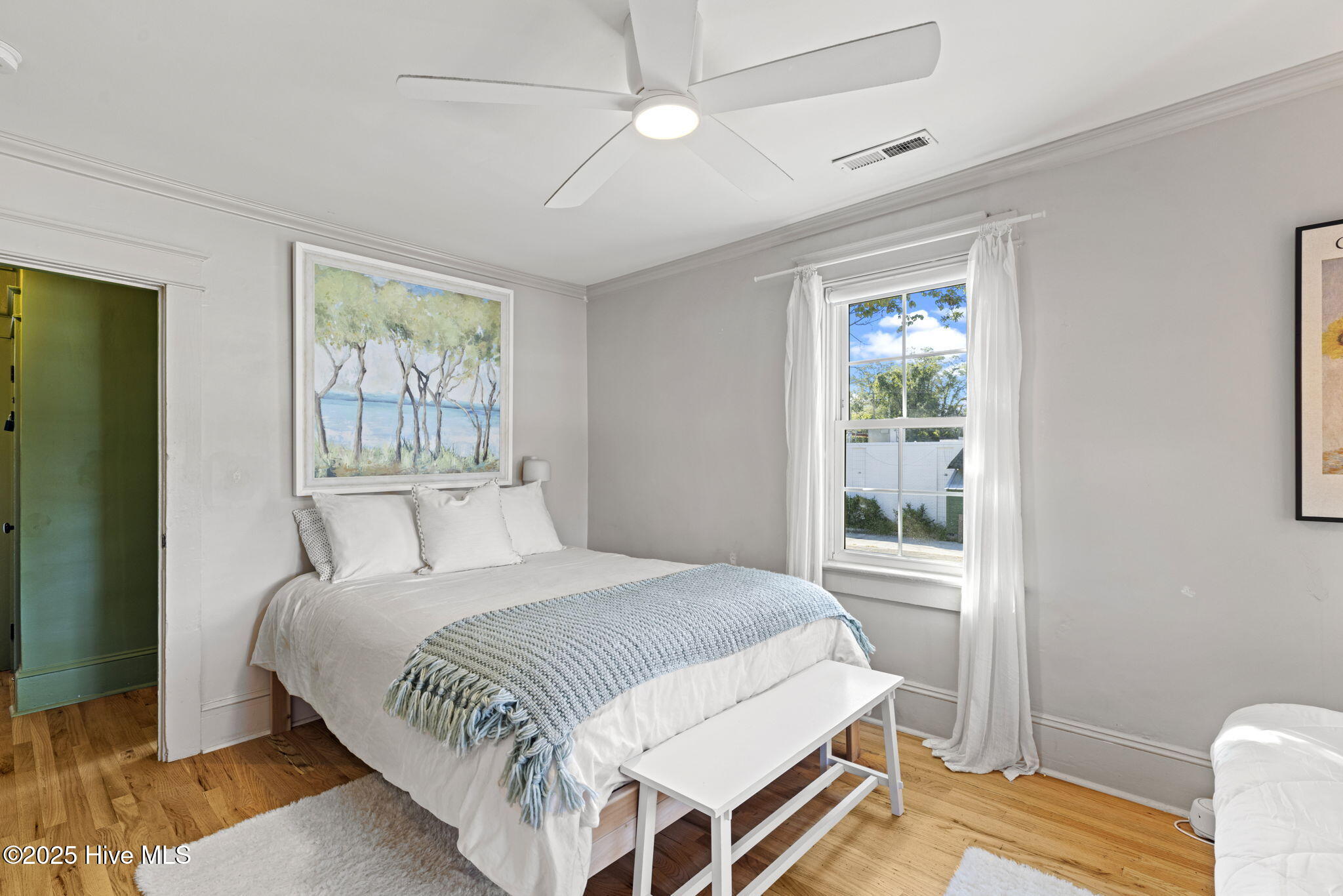 100531966 | Photo 30