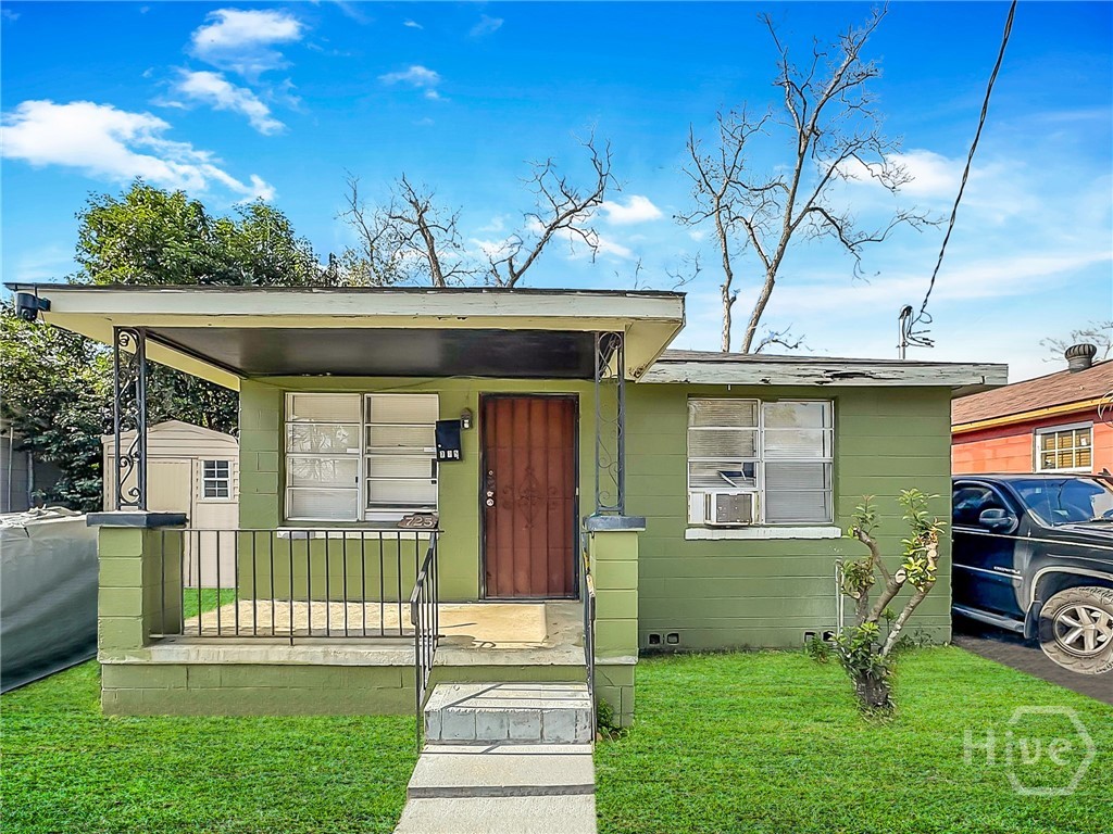 Homes for sale in Savannah, GA | 725 Fruit St, Savannah, GA 31415 | MLS# SA344836