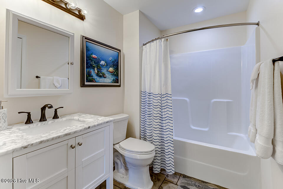 100550218 | Photo 45