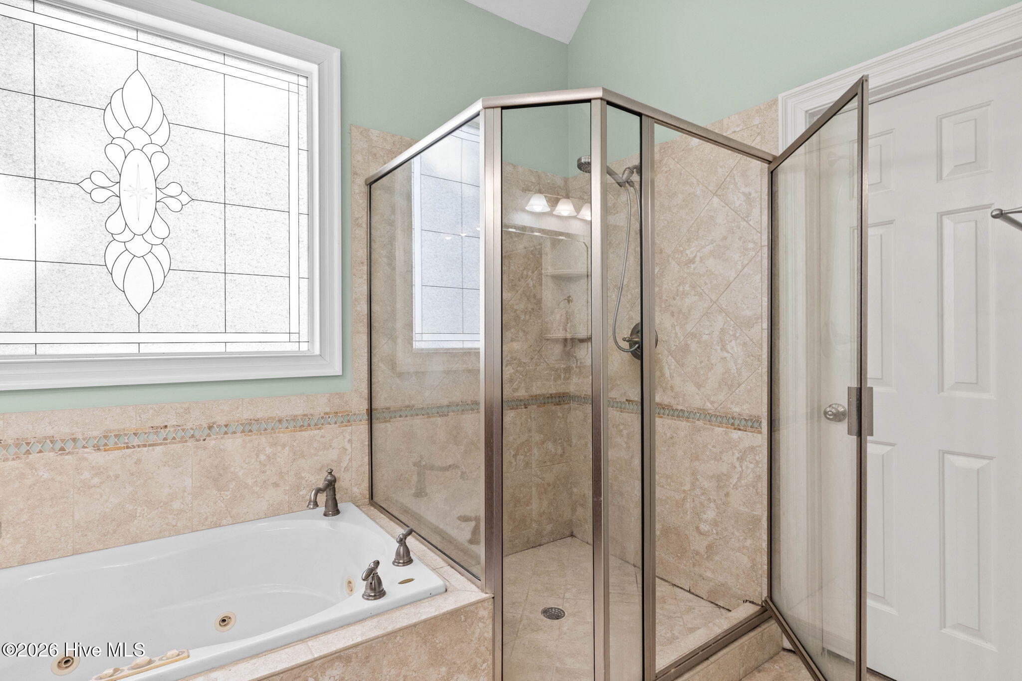 100560894 | Photo 19