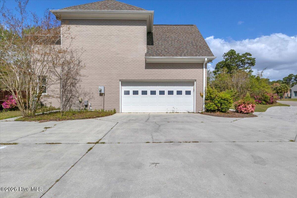 100564445 | Photo 58