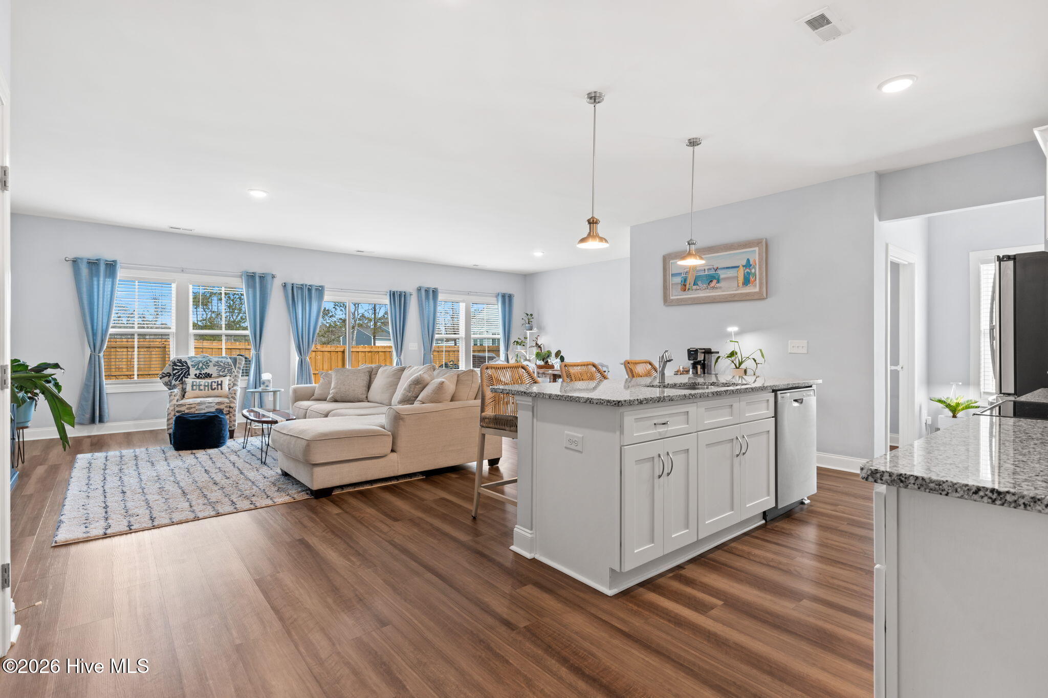 100556728 | Photo 12