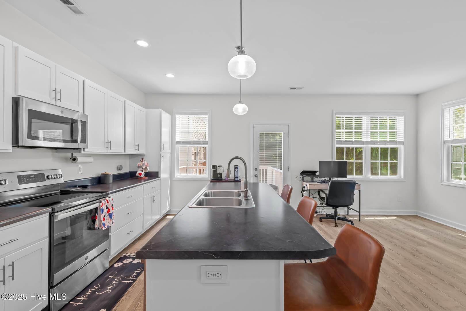 100516062 | Photo 28