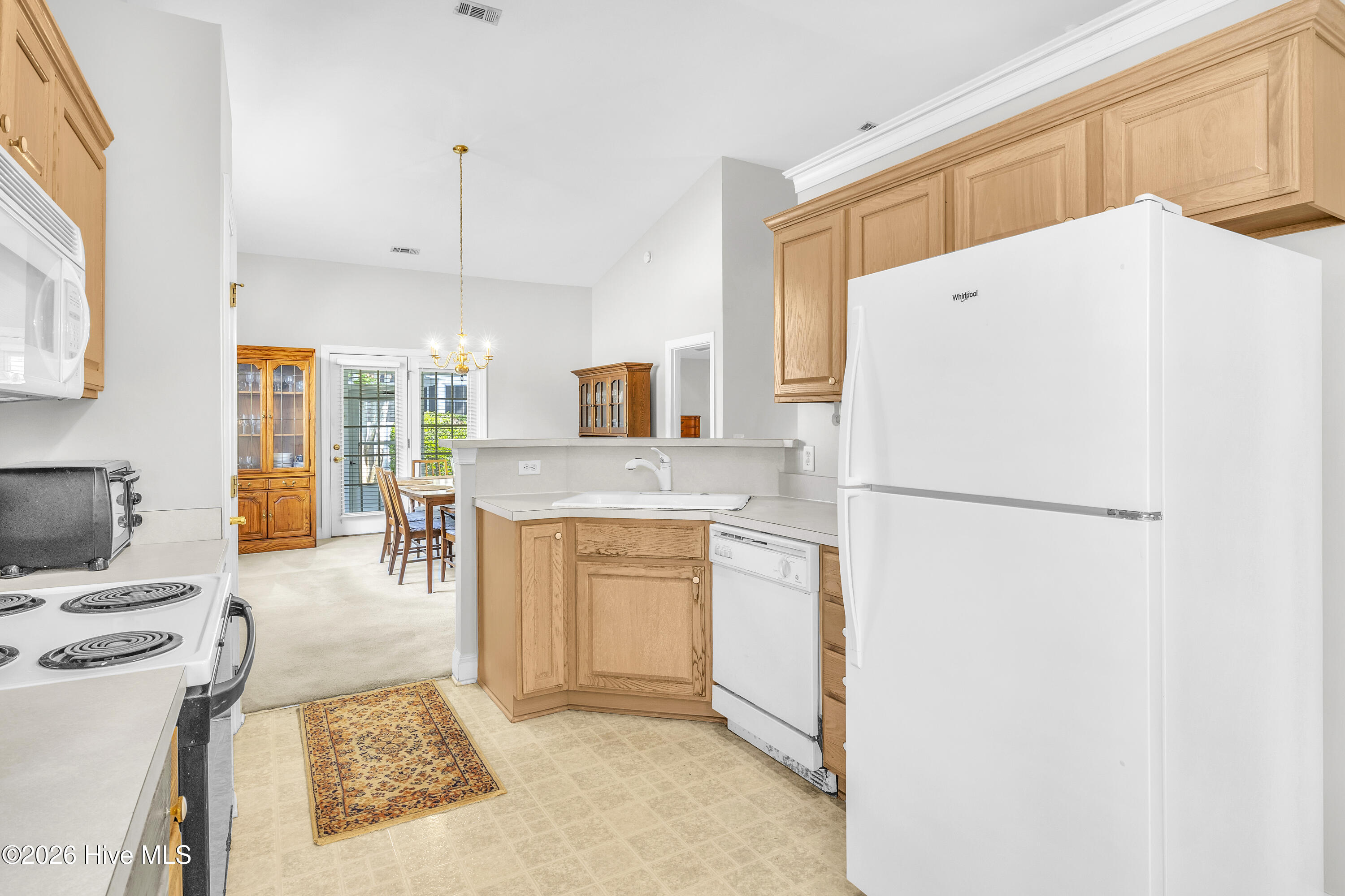 100567649 | Photo 16