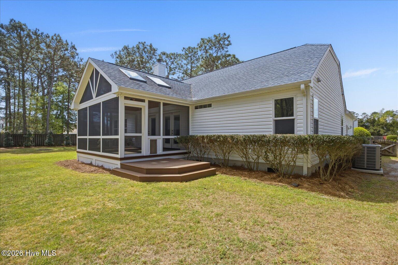 100564069 | Photo 36