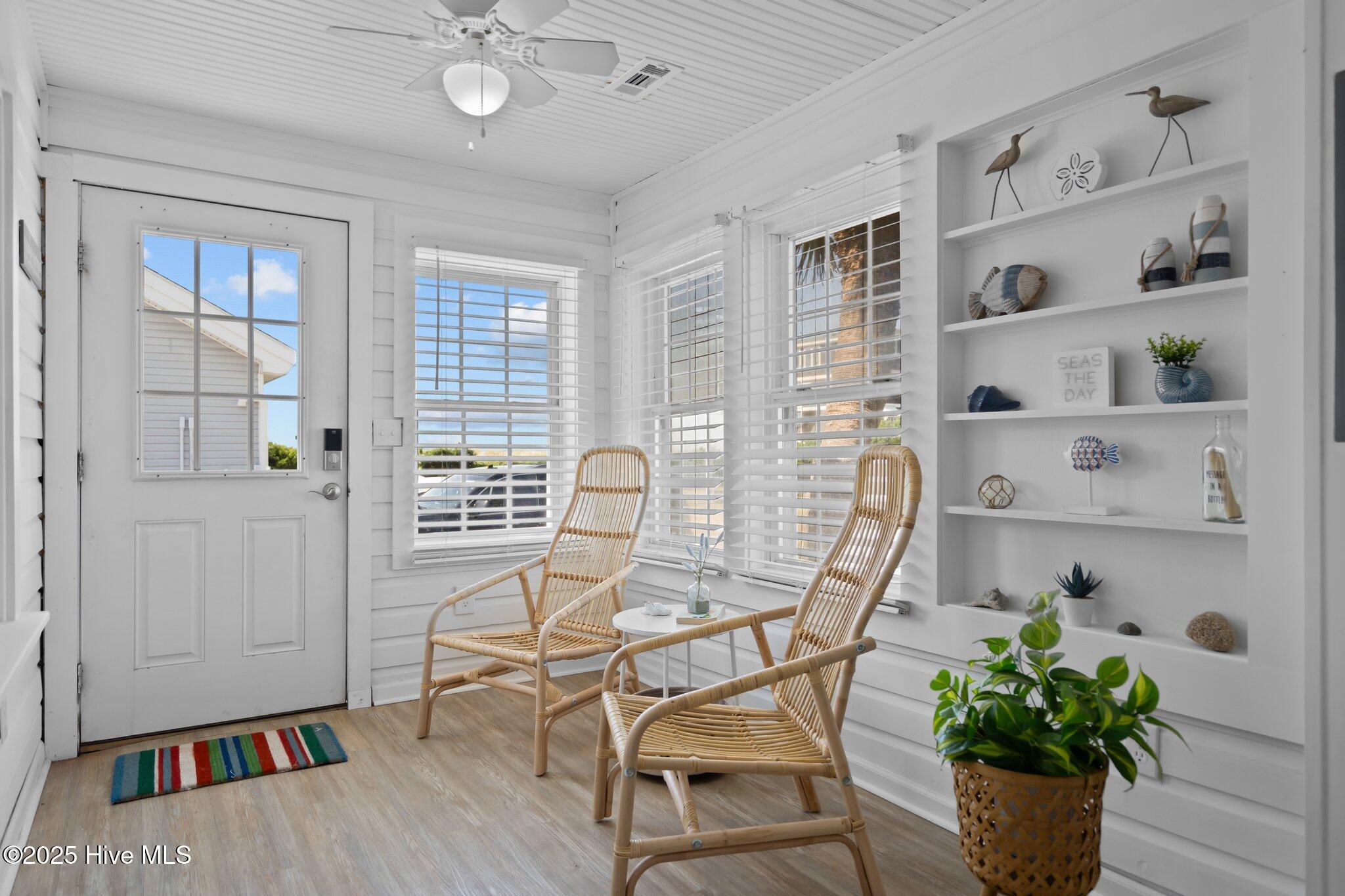 100537194 | Photo 96