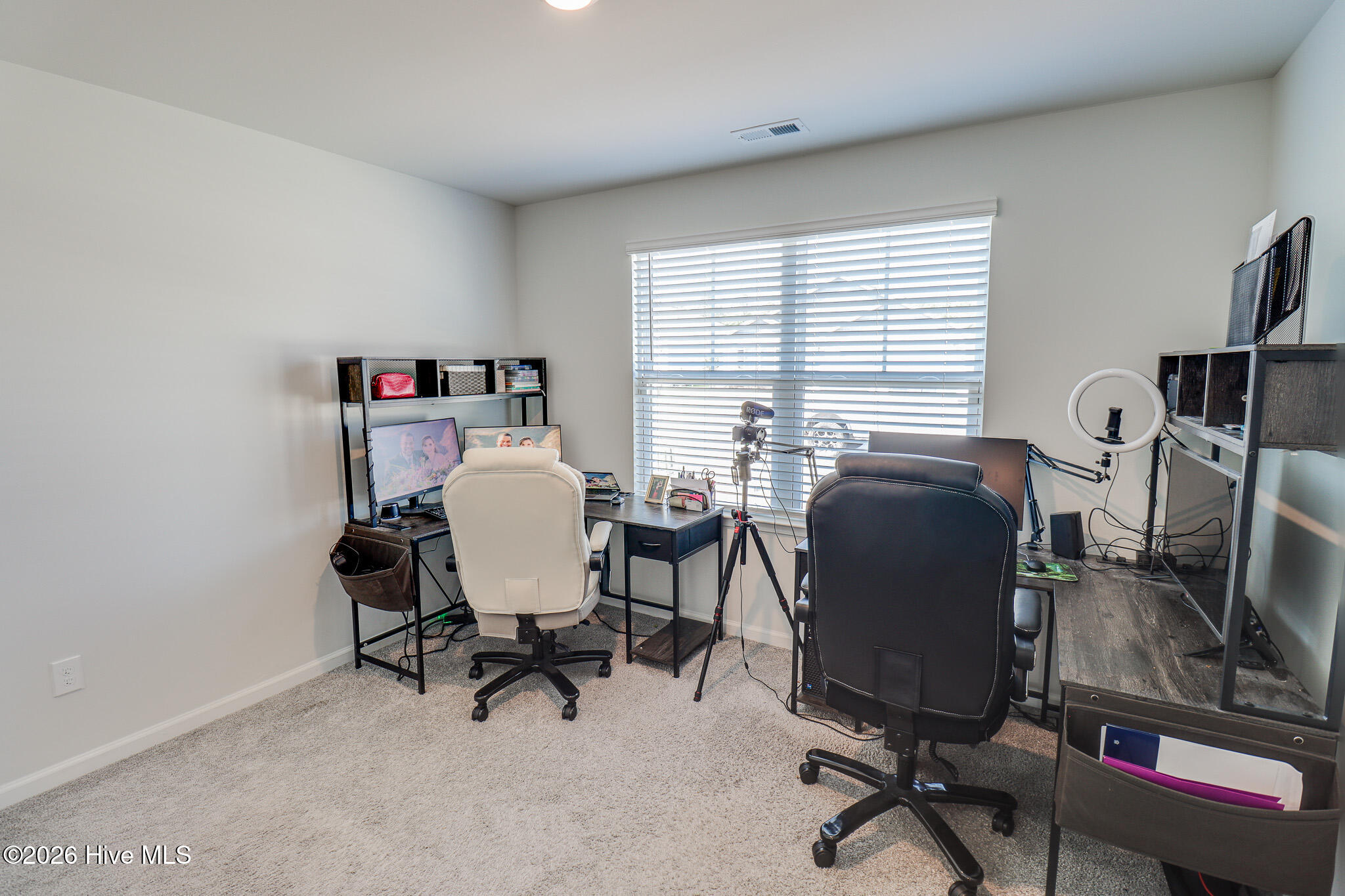 100569775 | Photo 21