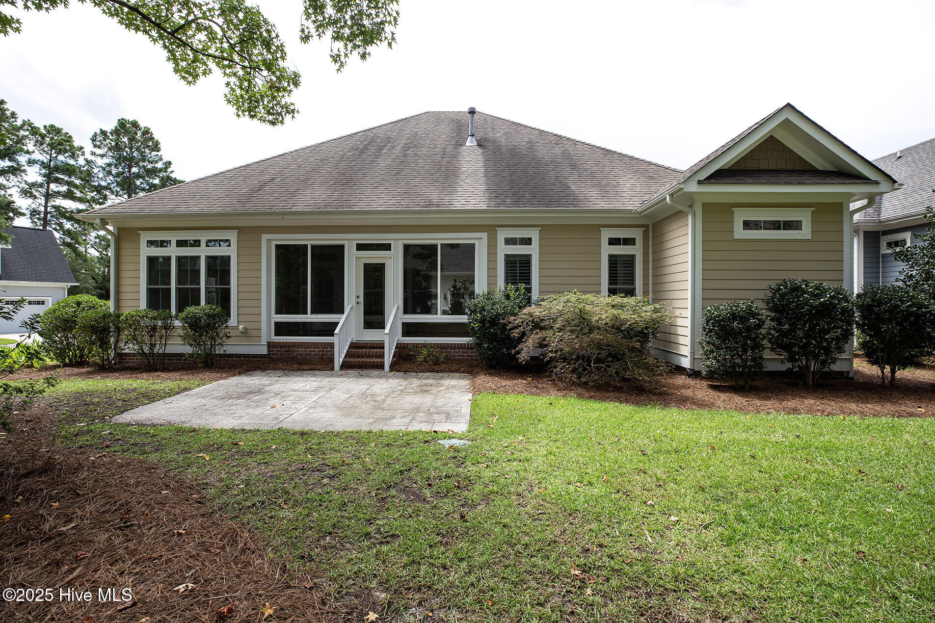 100556749 | Photo 51