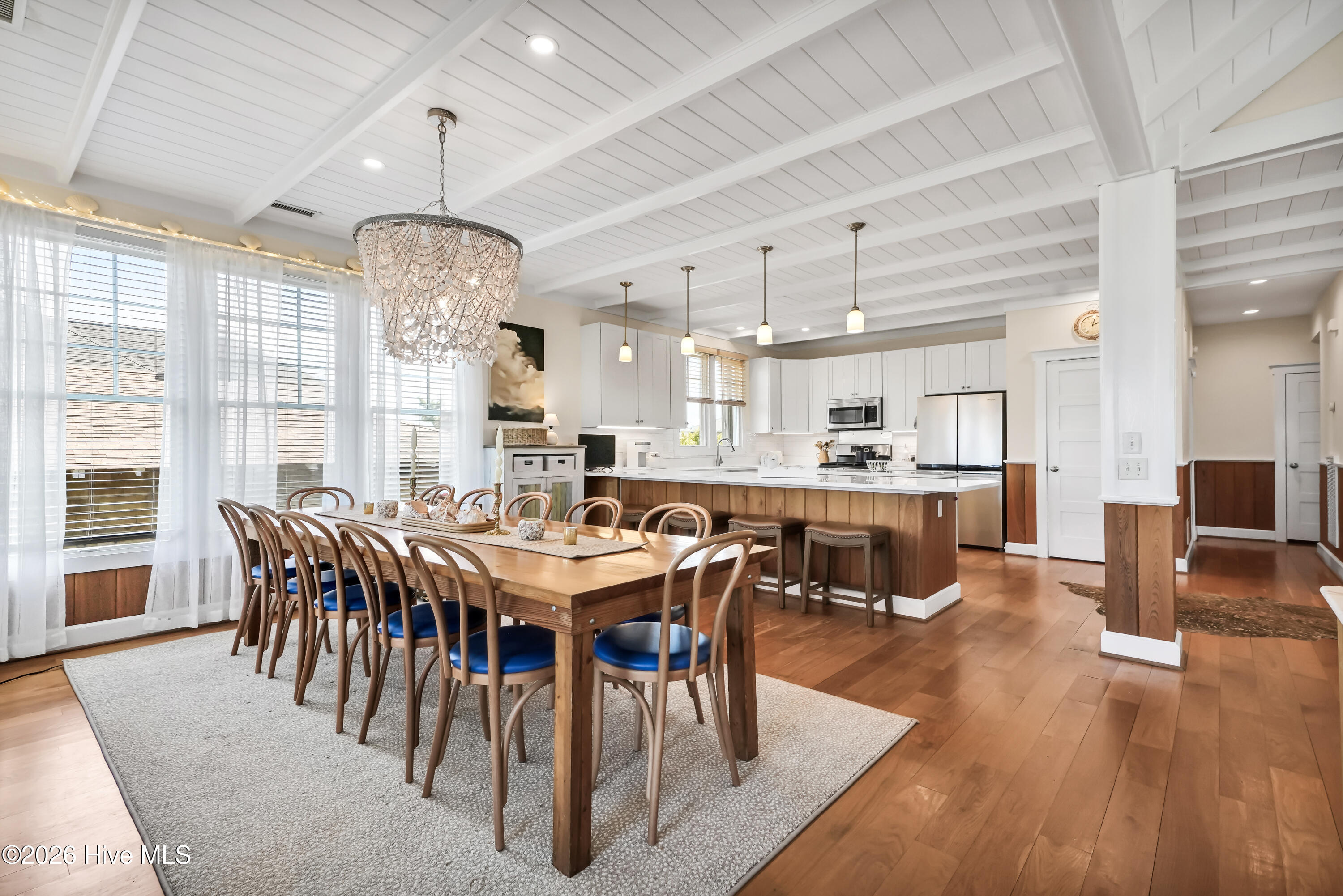 100562457 | Photo 39