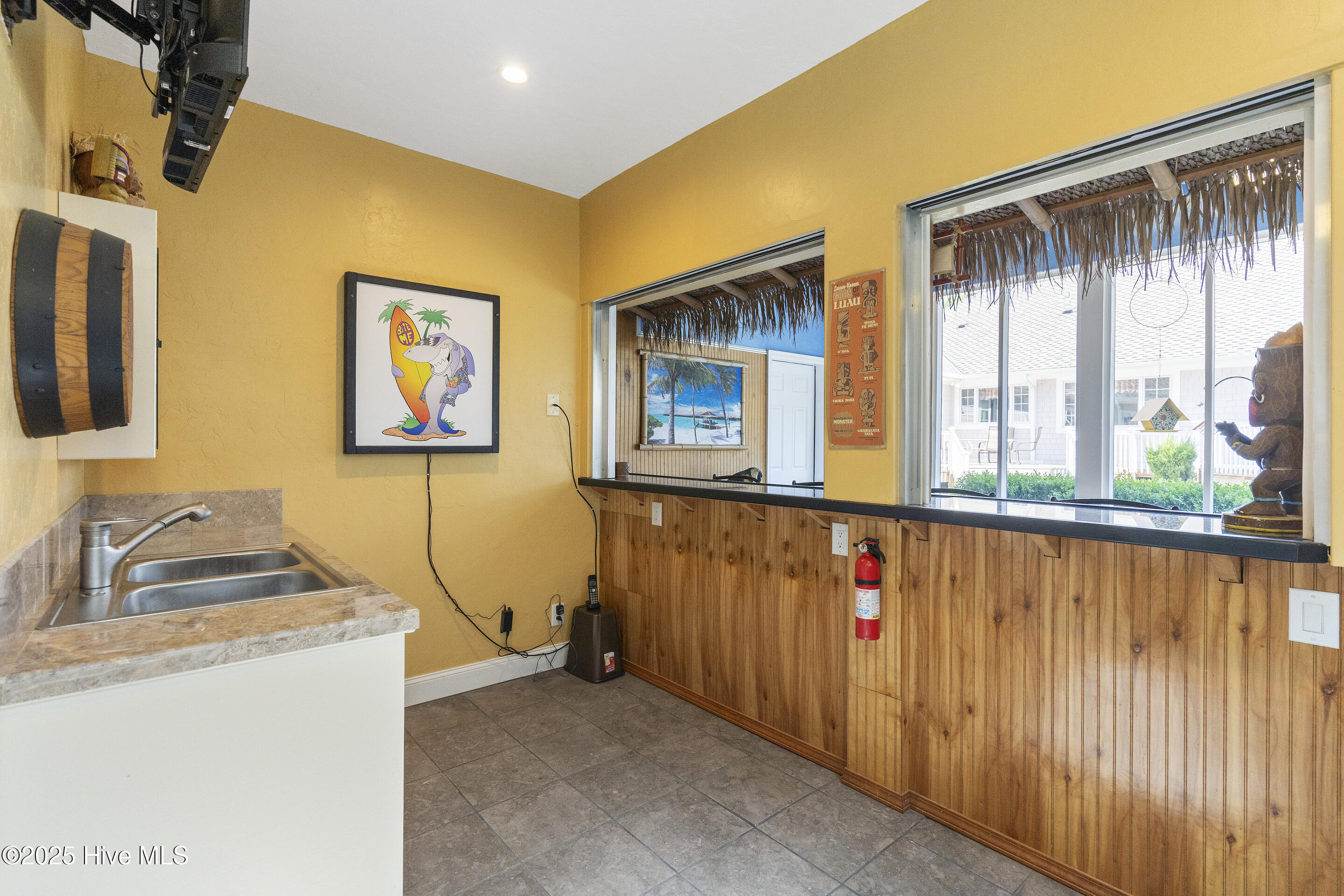 100569480 | Photo 66