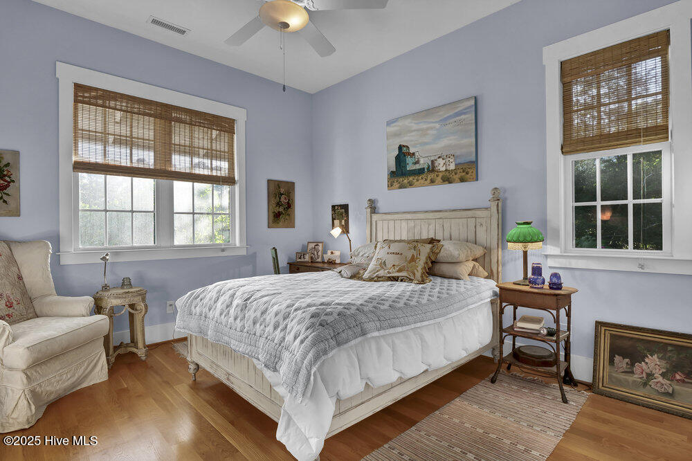 100536027 | Photo 24