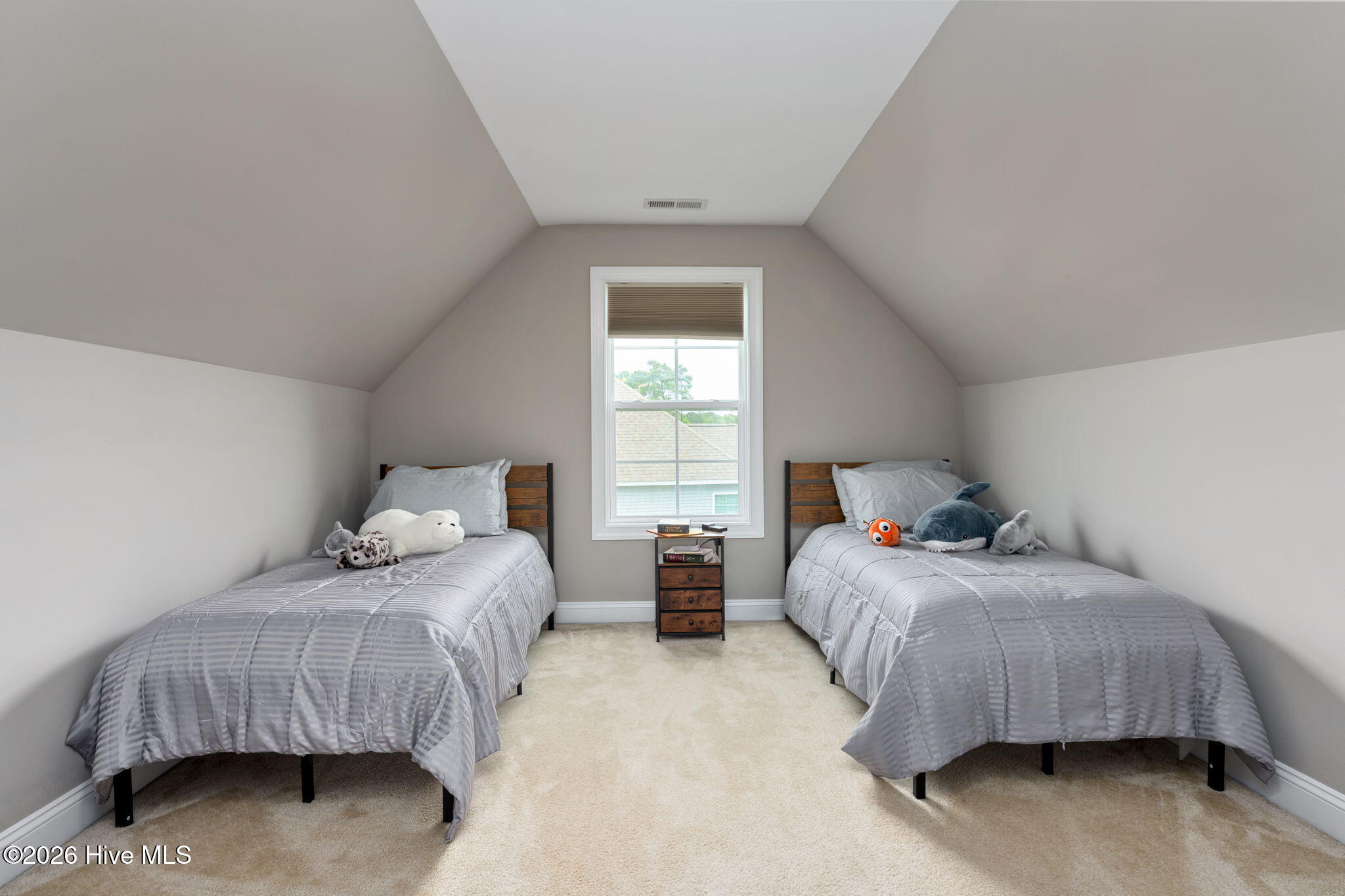 100550807 | Photo 40