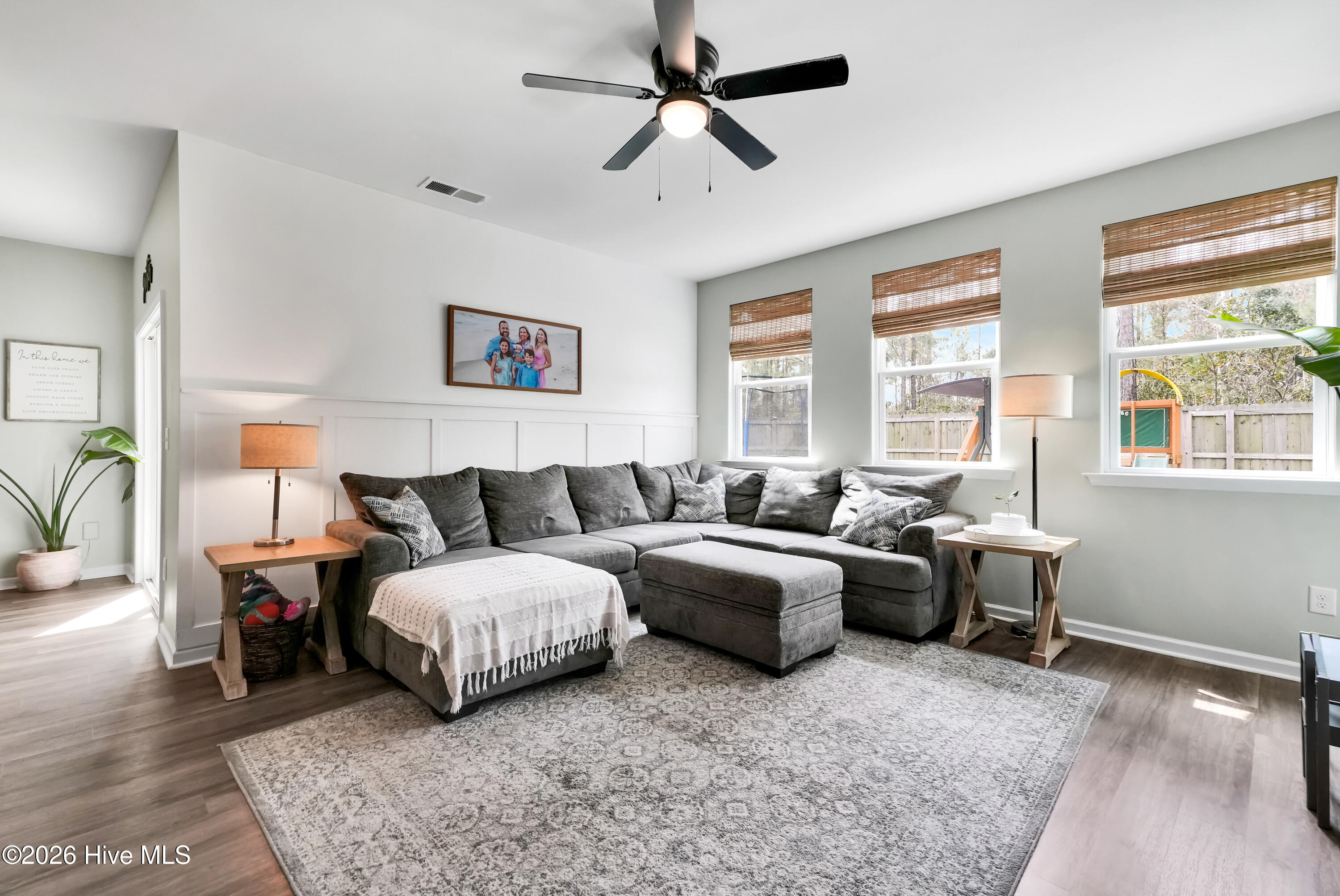 100563404 | Photo 17