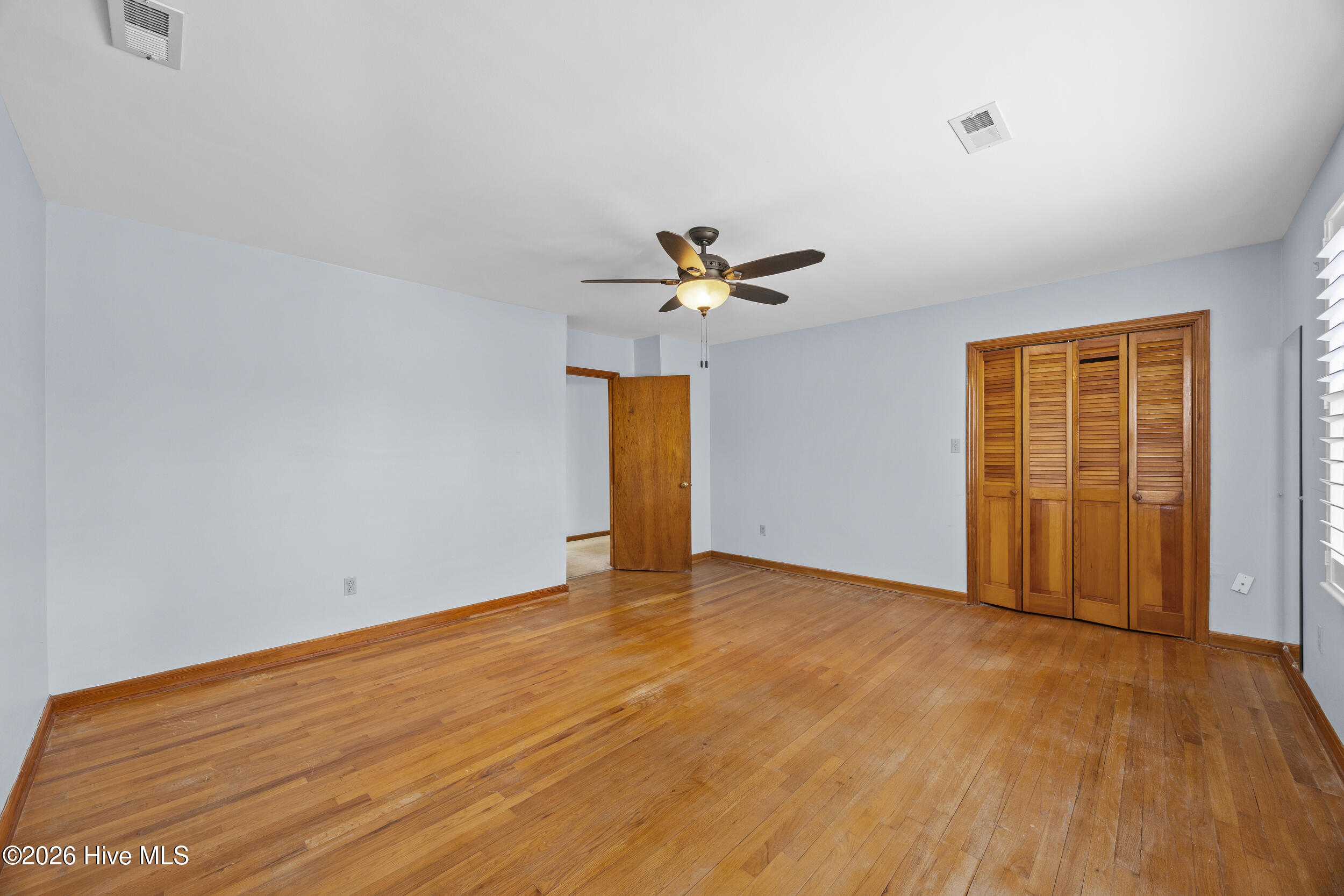 100564619 | Photo 21