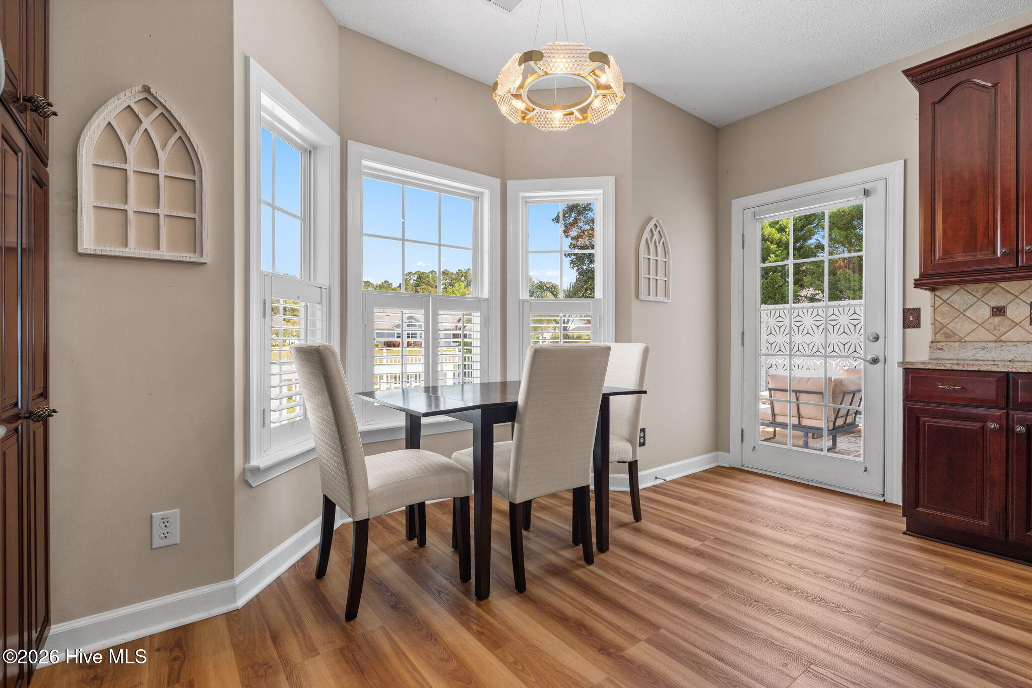 100567256 | Photo 18